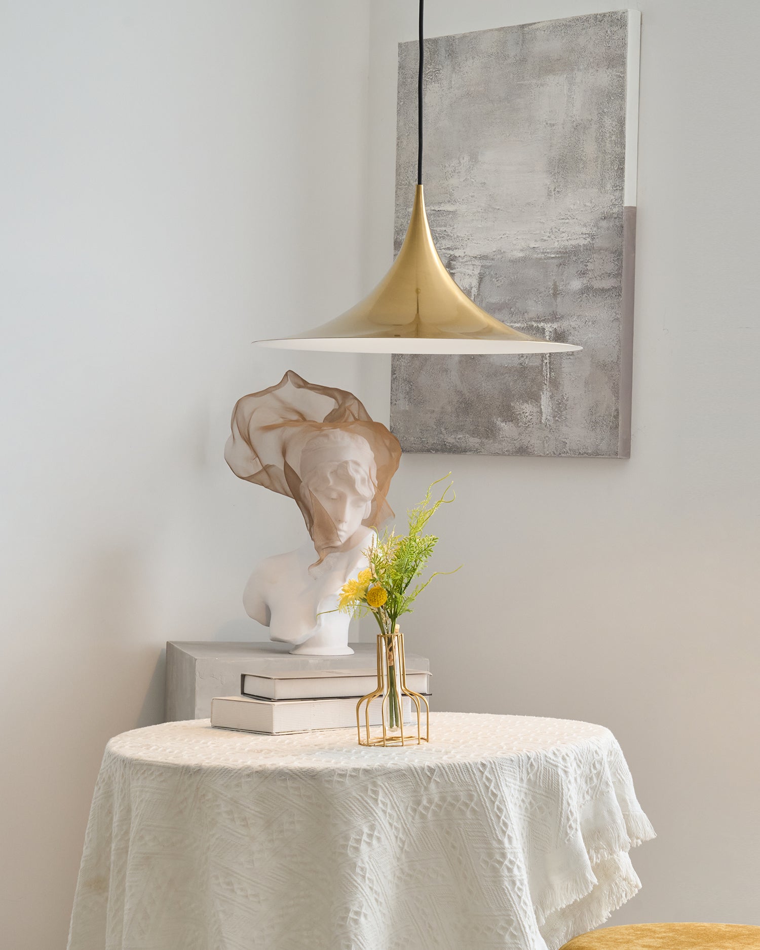 Pendant Lamp Slim Neck and Wide Flare Dining - Neutral Decor