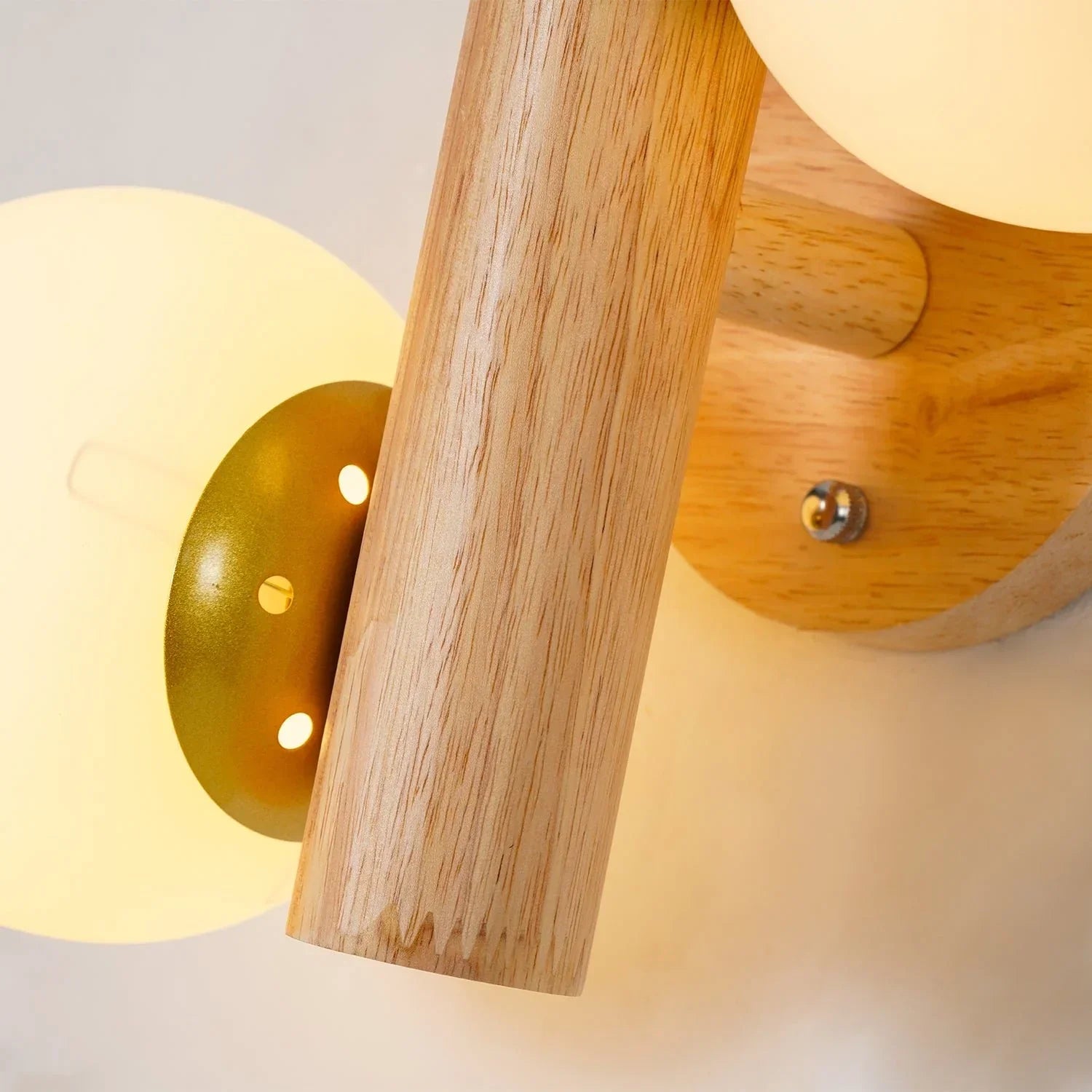 Muto Antique Cottage Wood Wall Light Rotatable