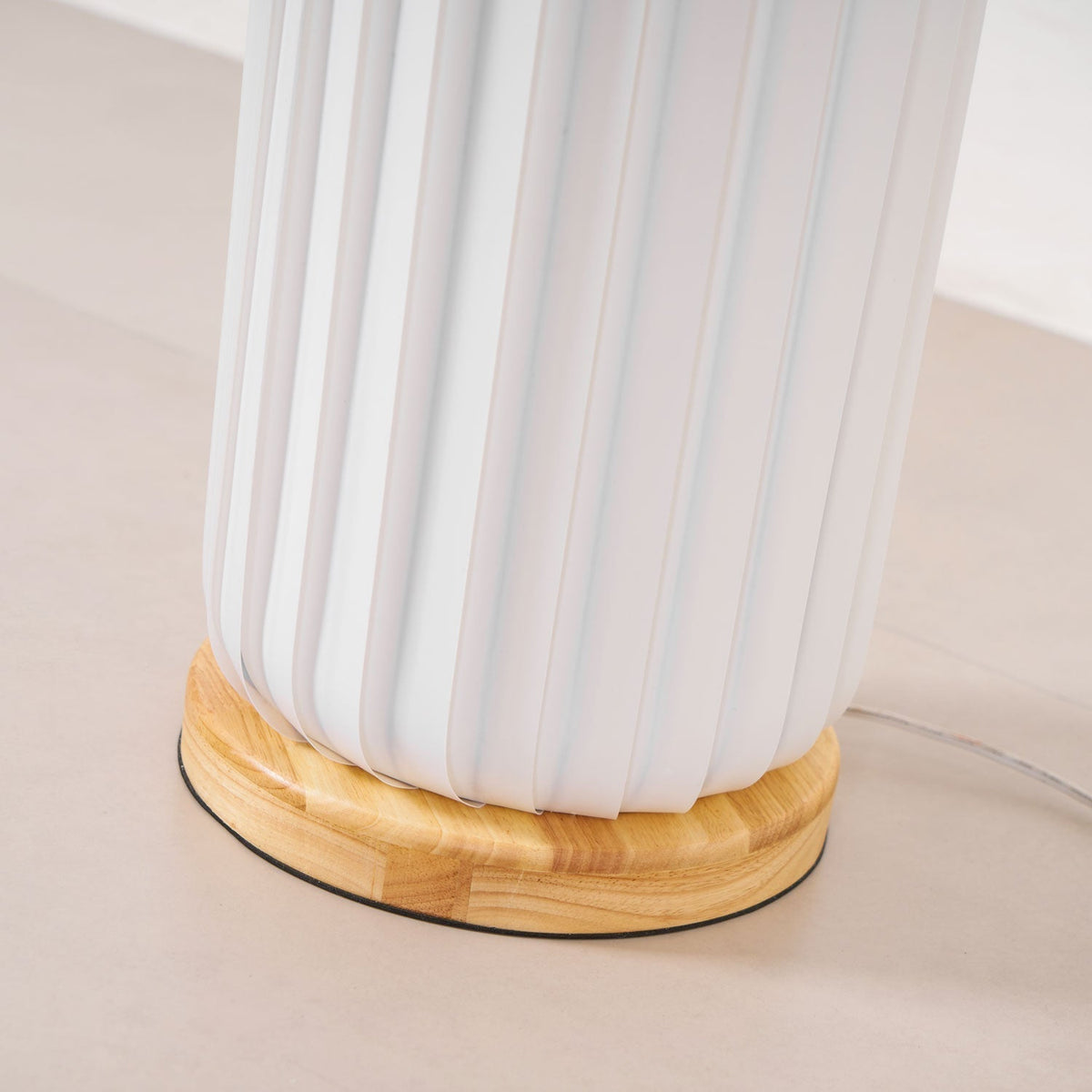 Oraeoril Modern PVC Floor Lamp