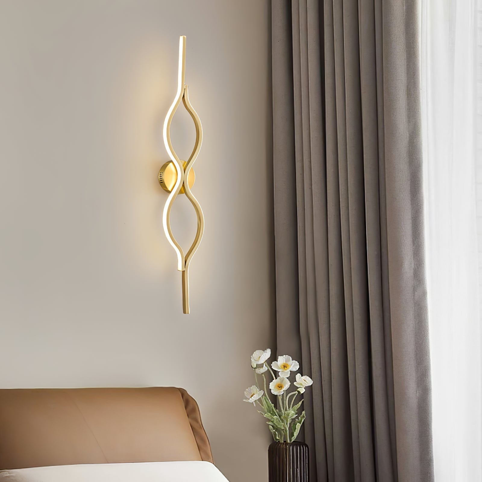 Myvenen Classic Twist Brass Wall Light