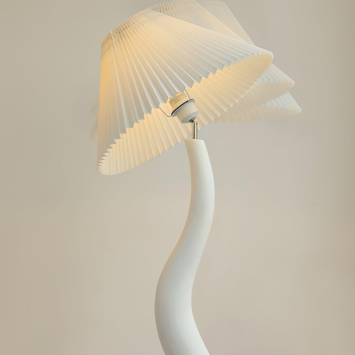 Bexyn Resin Fabric Floor Lamp