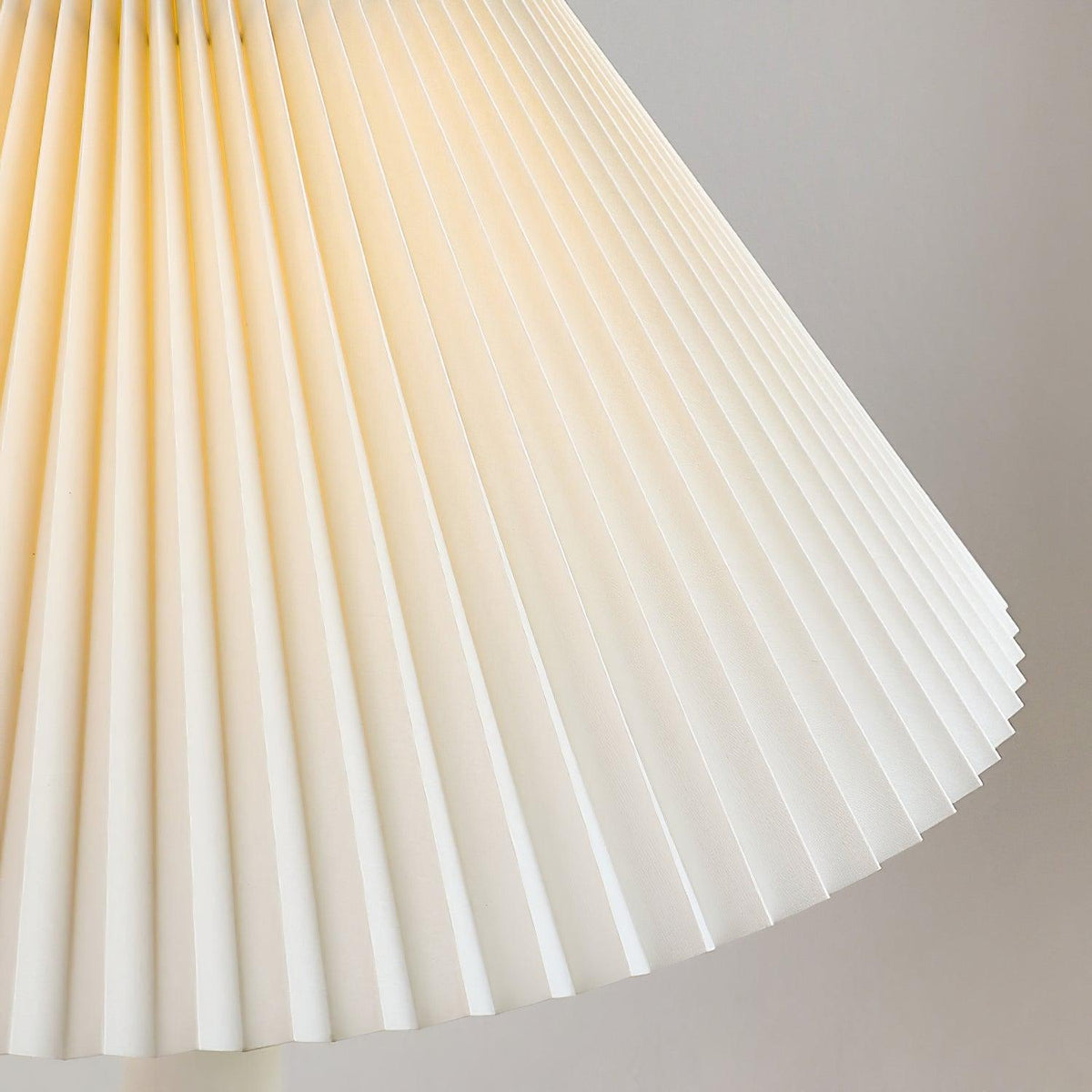 Bexyn Resin Fabric Floor Lamp