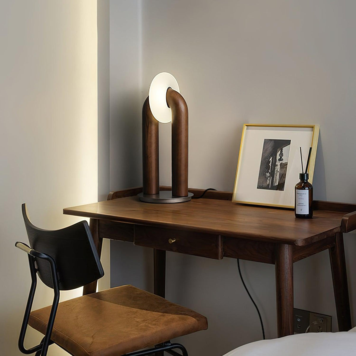 Elvelelia Vintage Wood Table Lamp