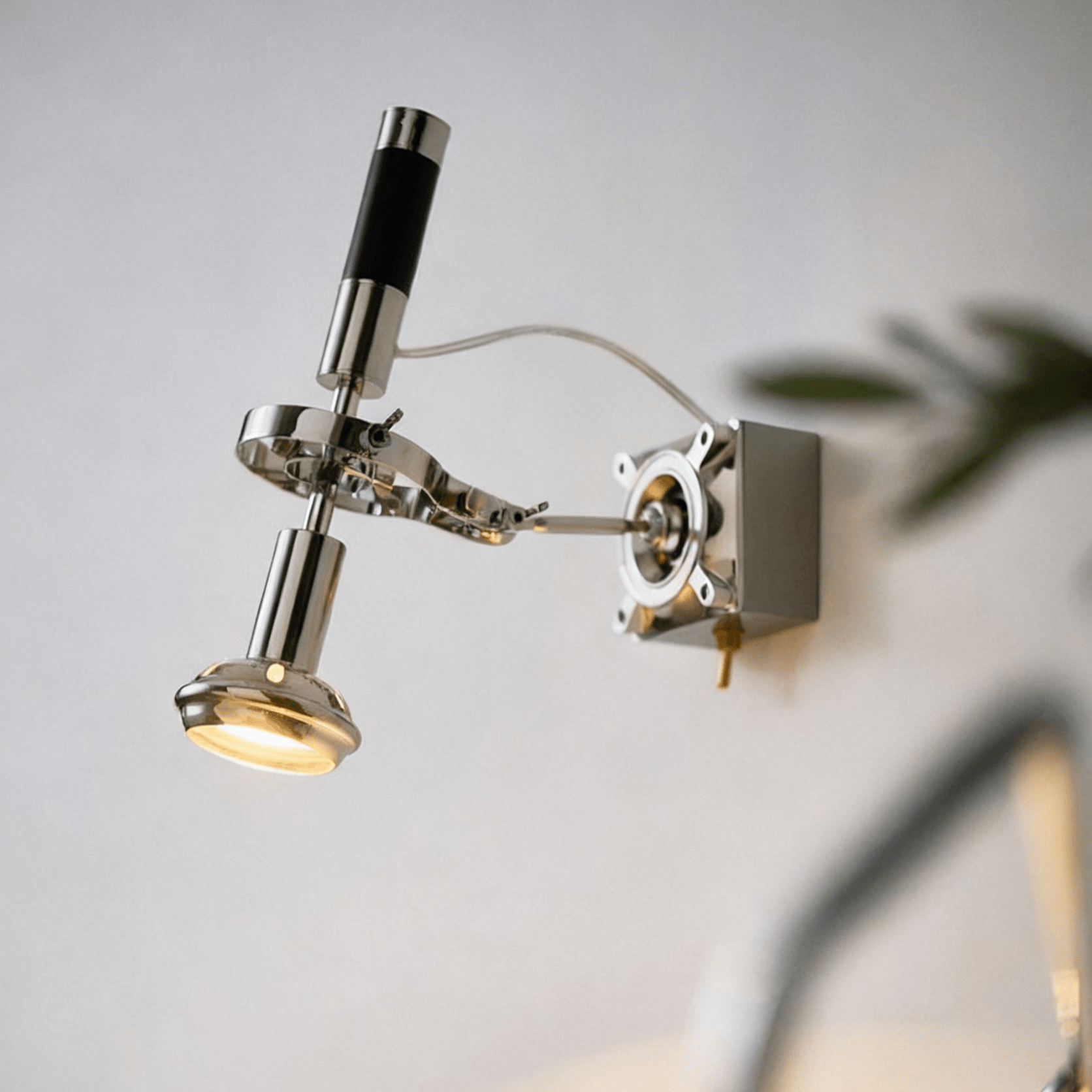 Gemn Edge Wall Lamp