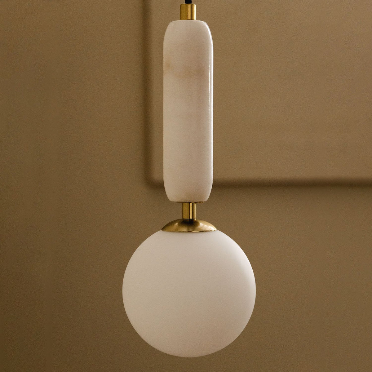 Aveneraria Wall Lamp