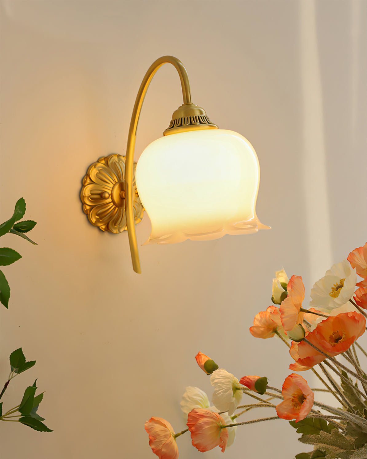 Dazell Art Flower Brass Resin Wall Lamp