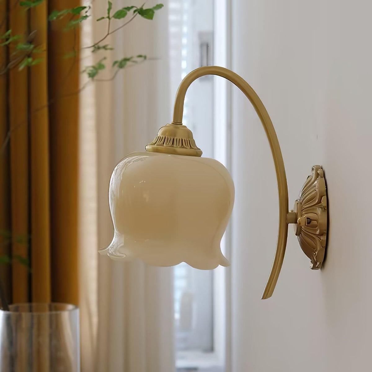 Dazell Art Flower Brass Resin Wall Lamp
