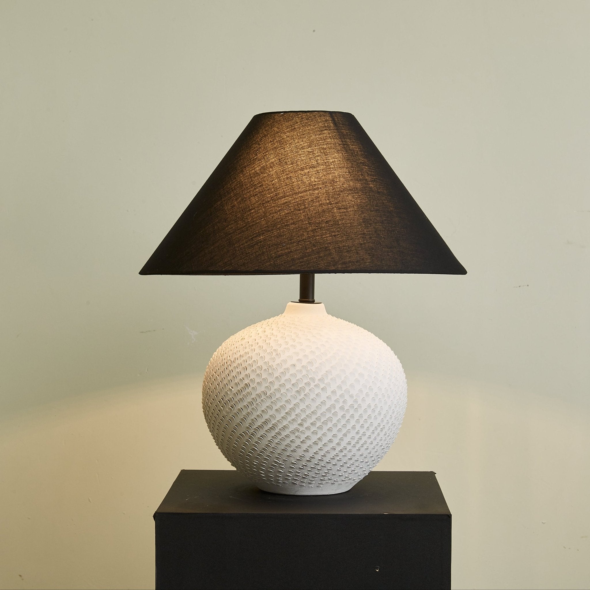 Elaarelle Minimalist Ceramics Table Lamp