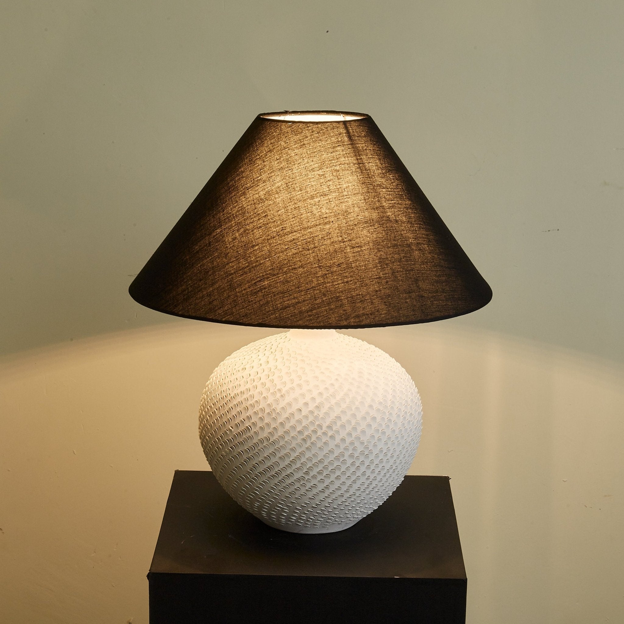 Elaarelle Minimalist Ceramics Table Lamp
