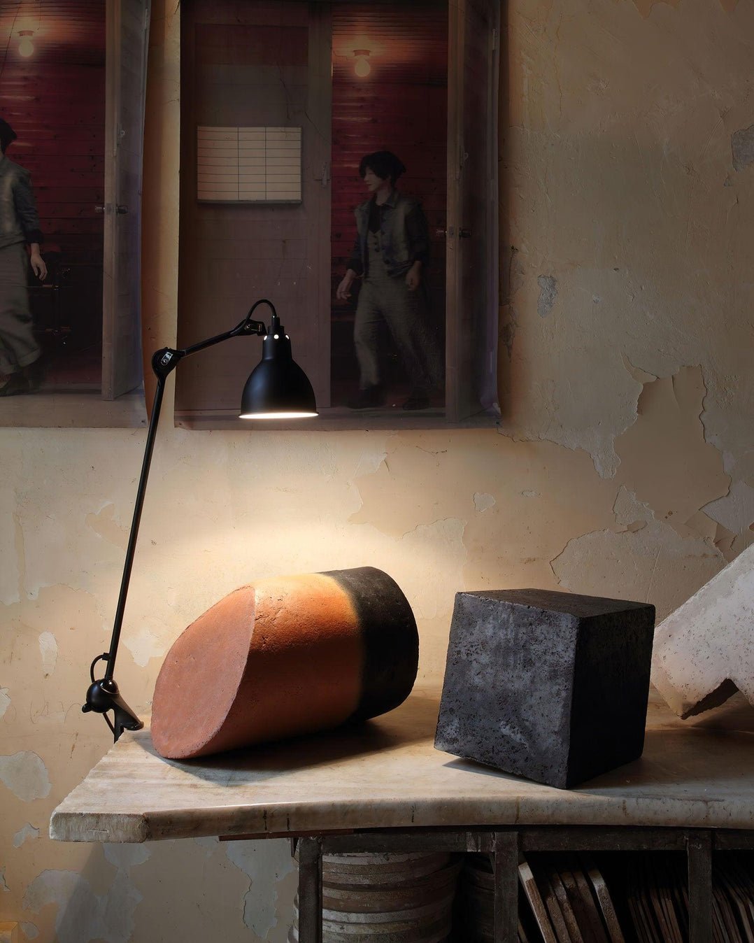 Zethra Minimalist Table Lamp