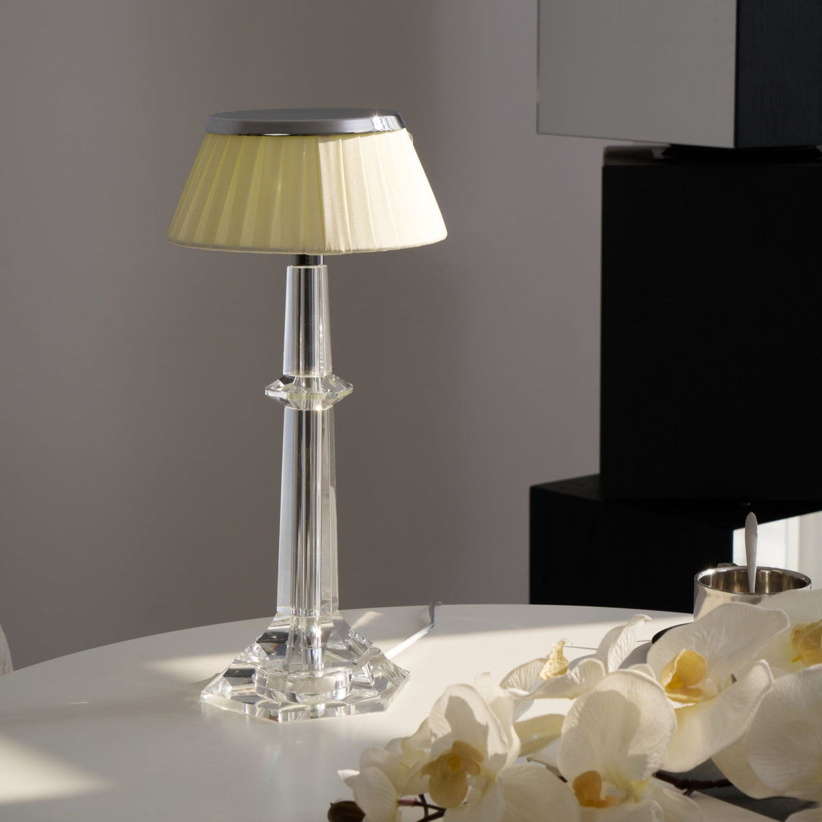Haloza Fabric Luxurious Table Lamp