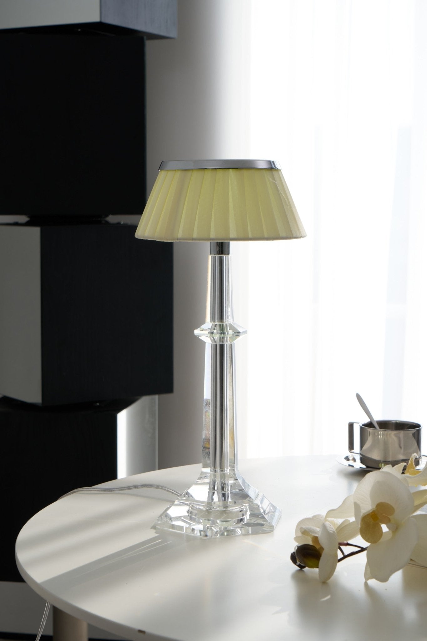 Haloza Fabric Luxurious Table Lamp