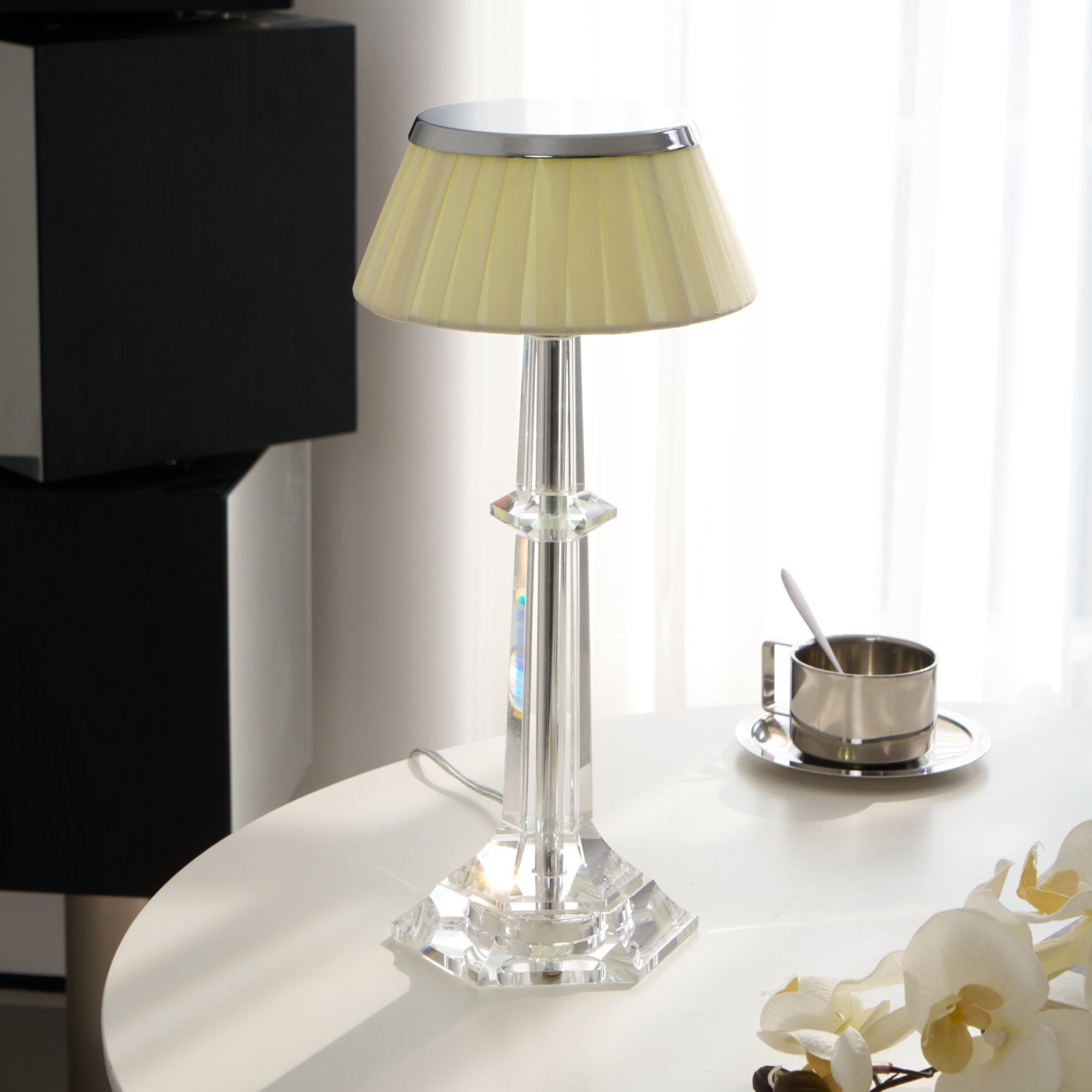 Haloza Fabric Luxurious Table Lamp