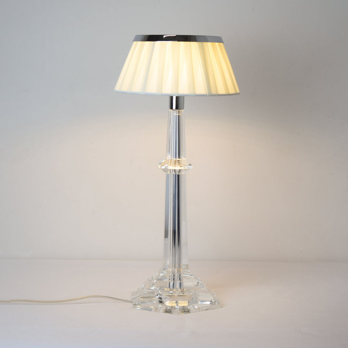 Haloza Fabric Luxurious Table Lamp