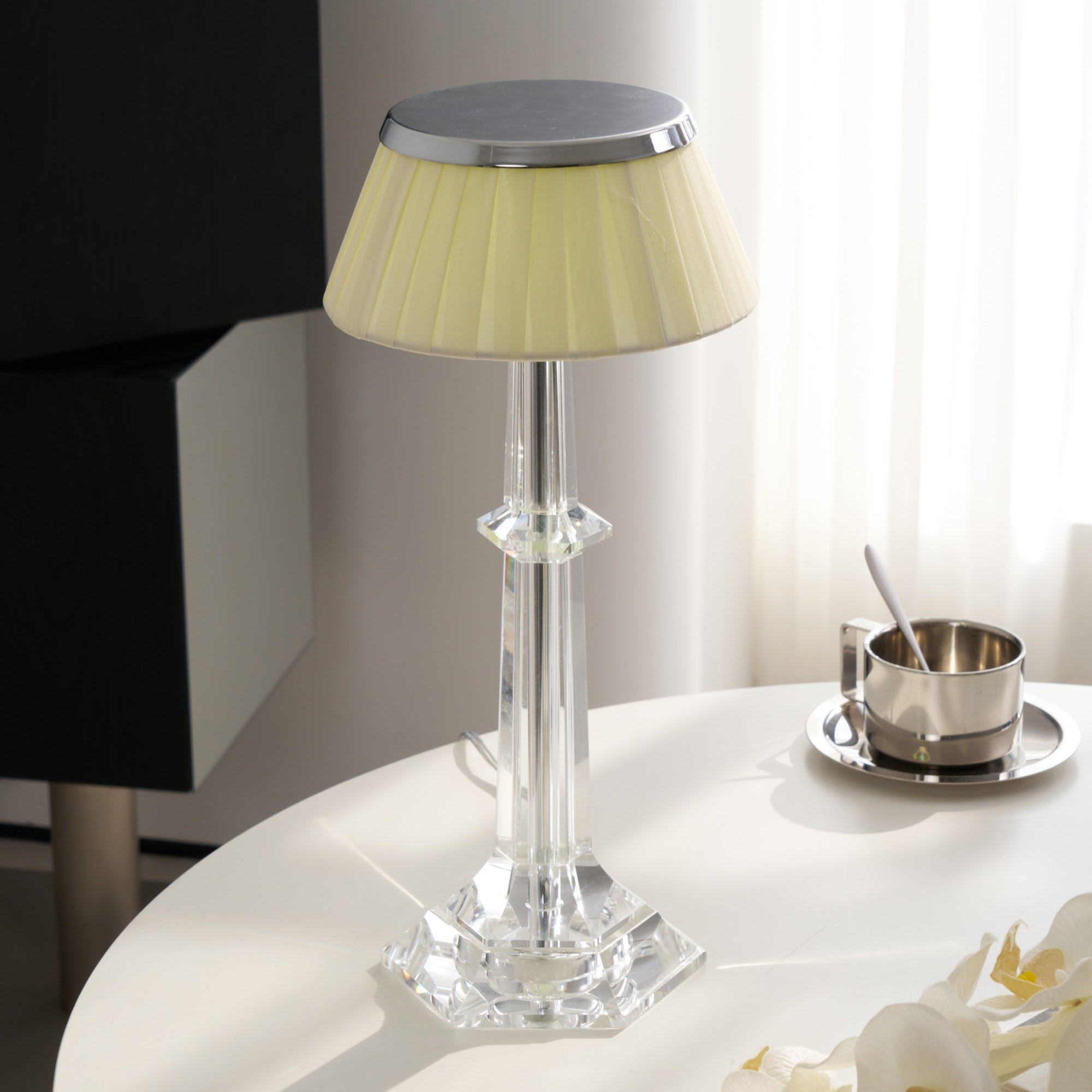 Haloza Fabric Luxurious Table Lamp