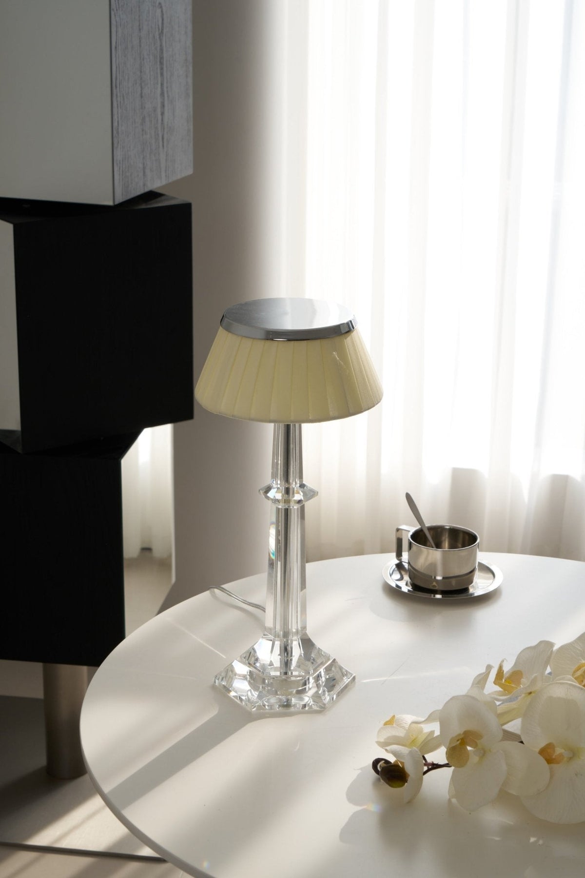 Haloza Fabric Luxurious Table Lamp