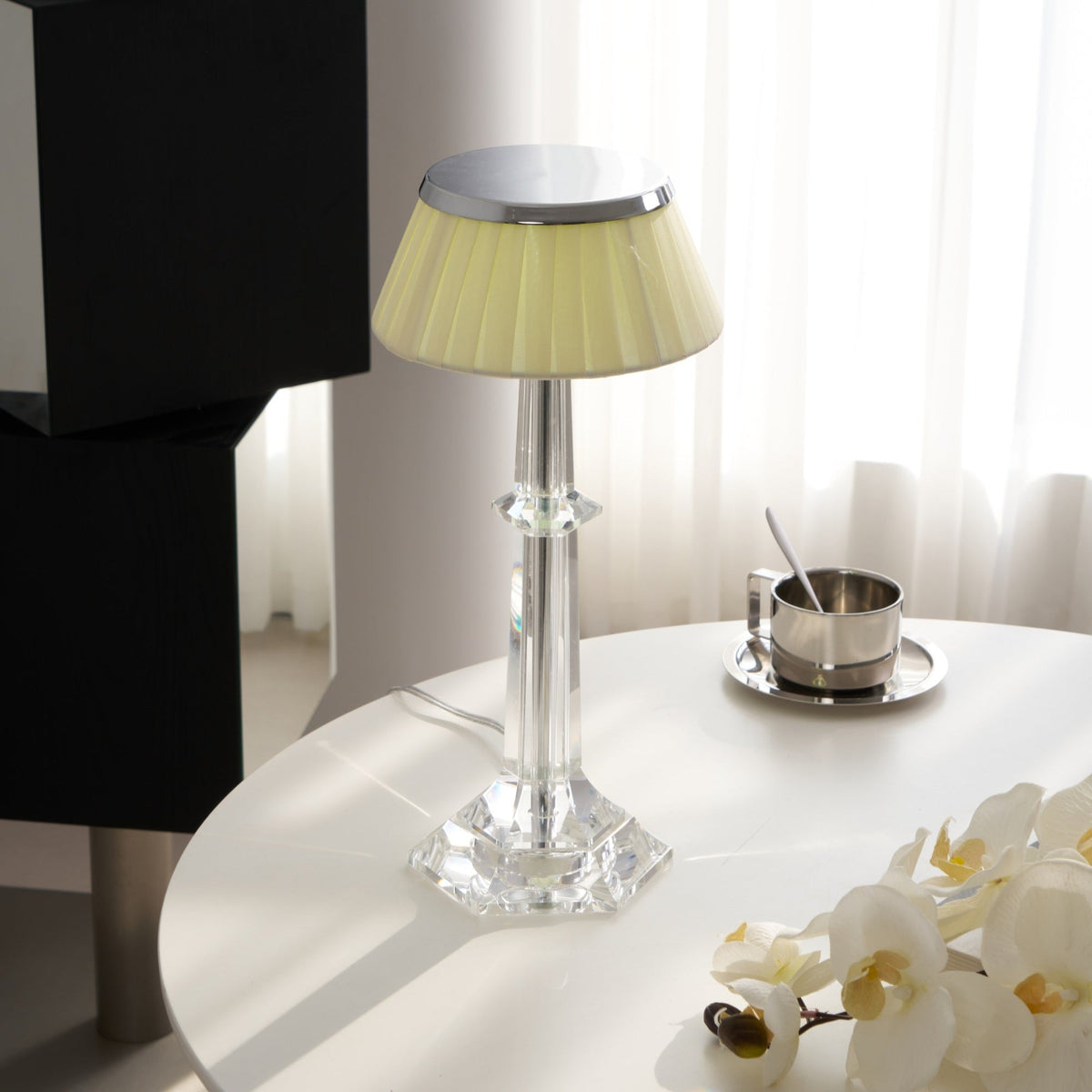 Haloza Fabric Luxurious Table Lamp