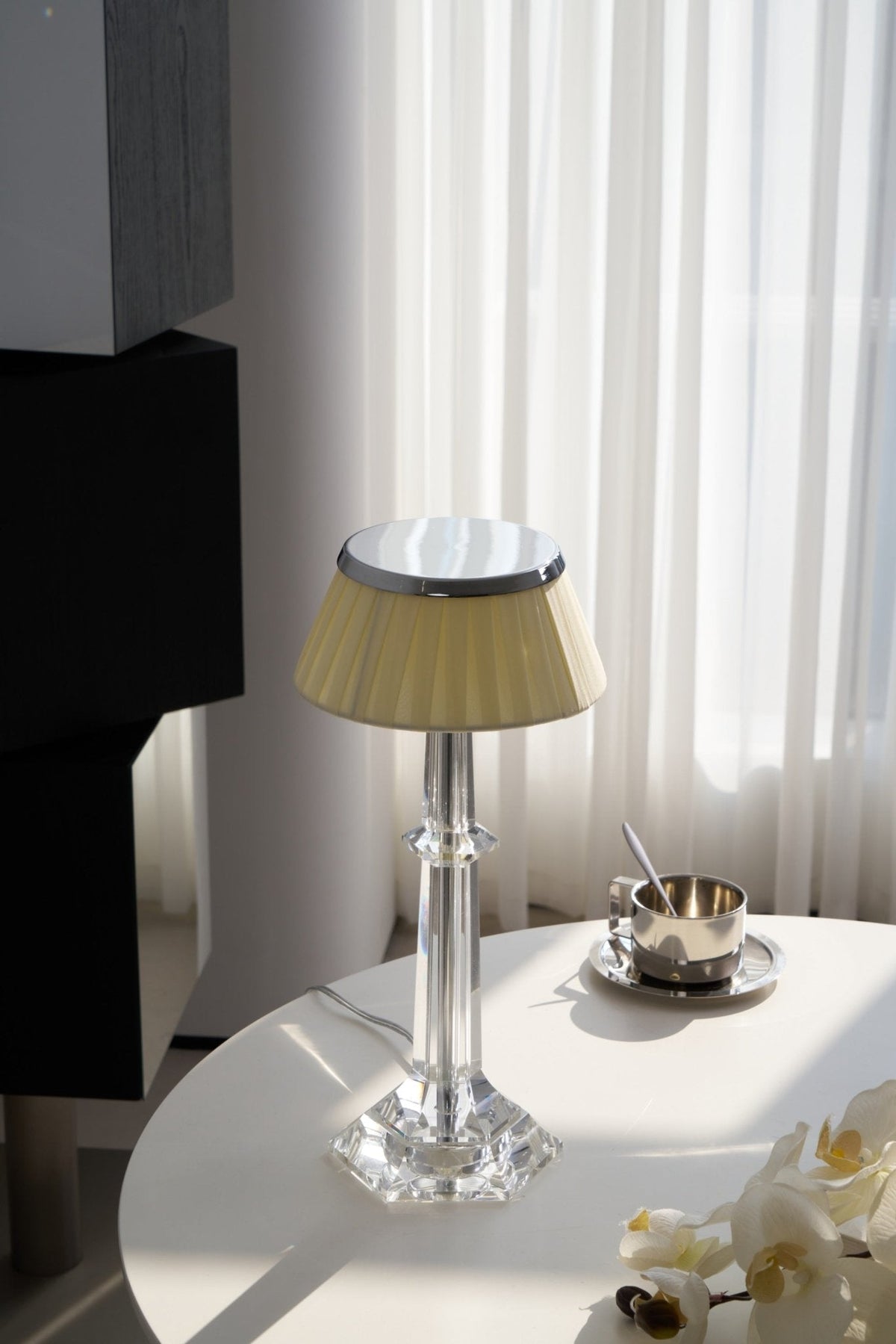 Haloza Fabric Luxurious Table Lamp