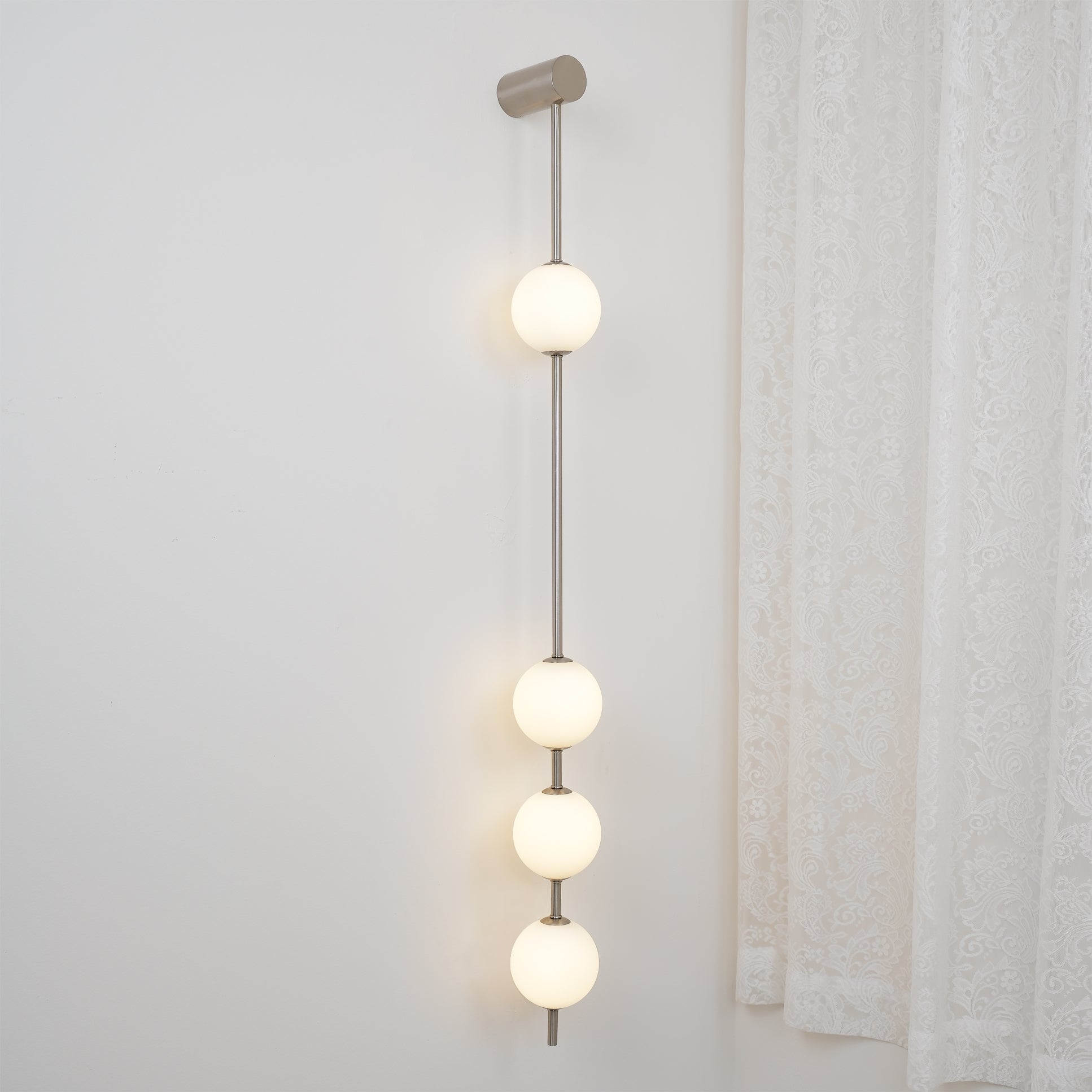 Willa Wall Lamp Vertical Balls Brass