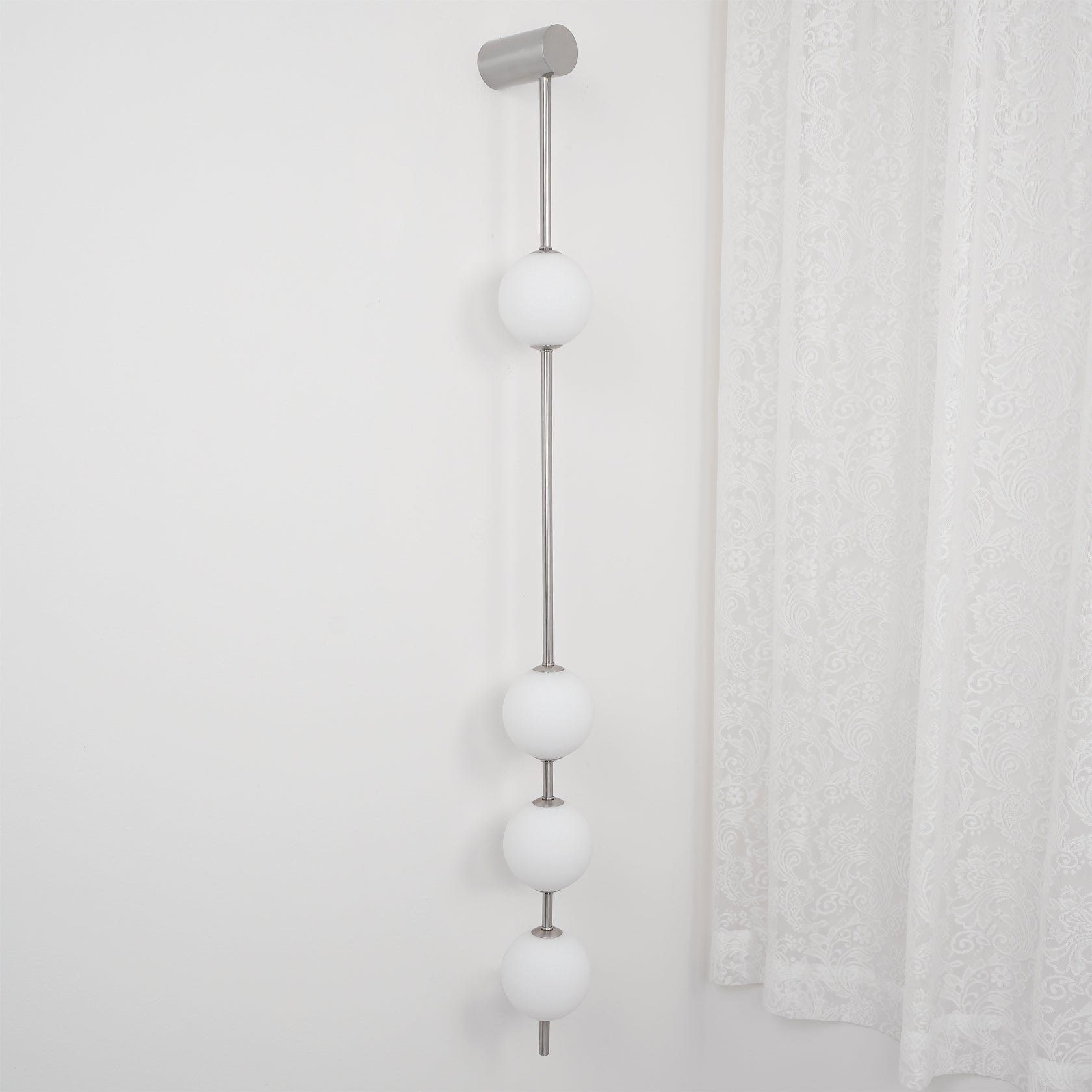 Willa Wall Lamp Vertical Balls Brass