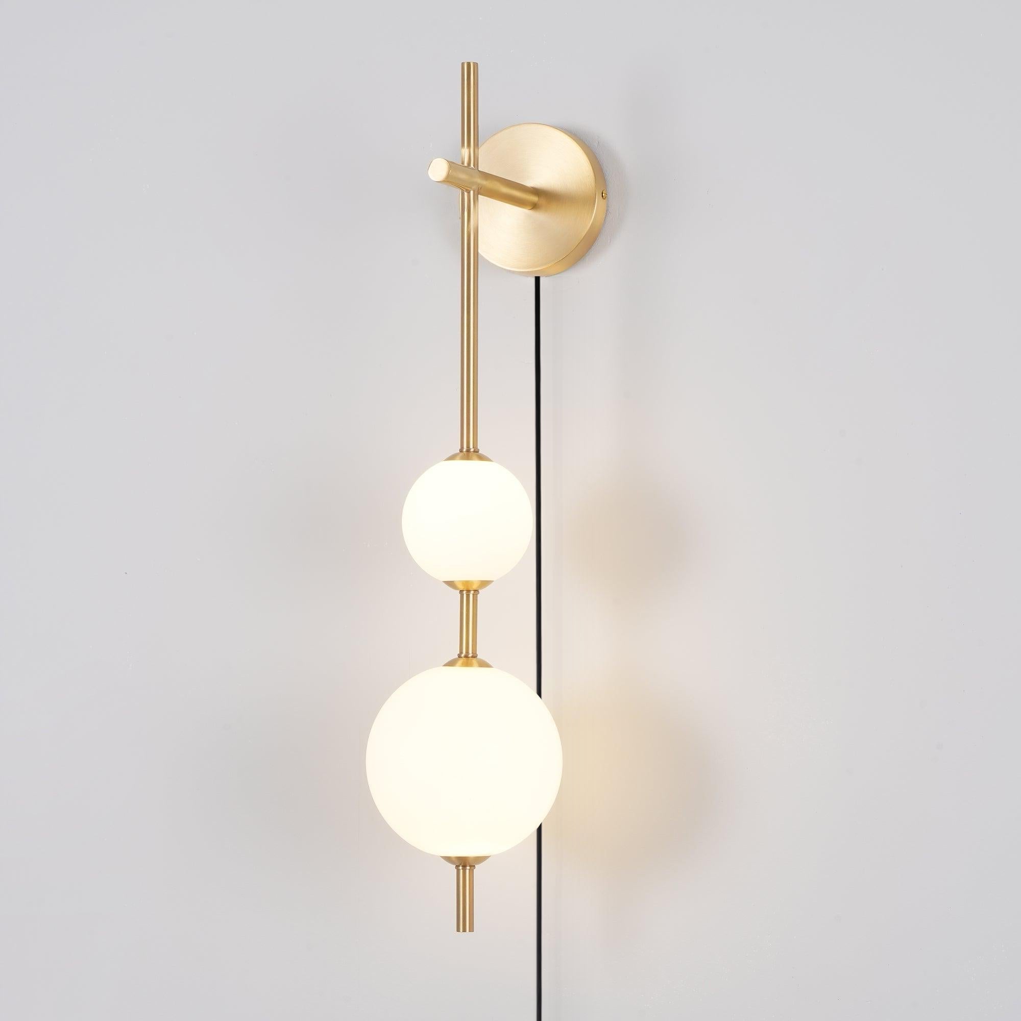 Ilraeia Vertical Globe Plug-in Wall Lamp