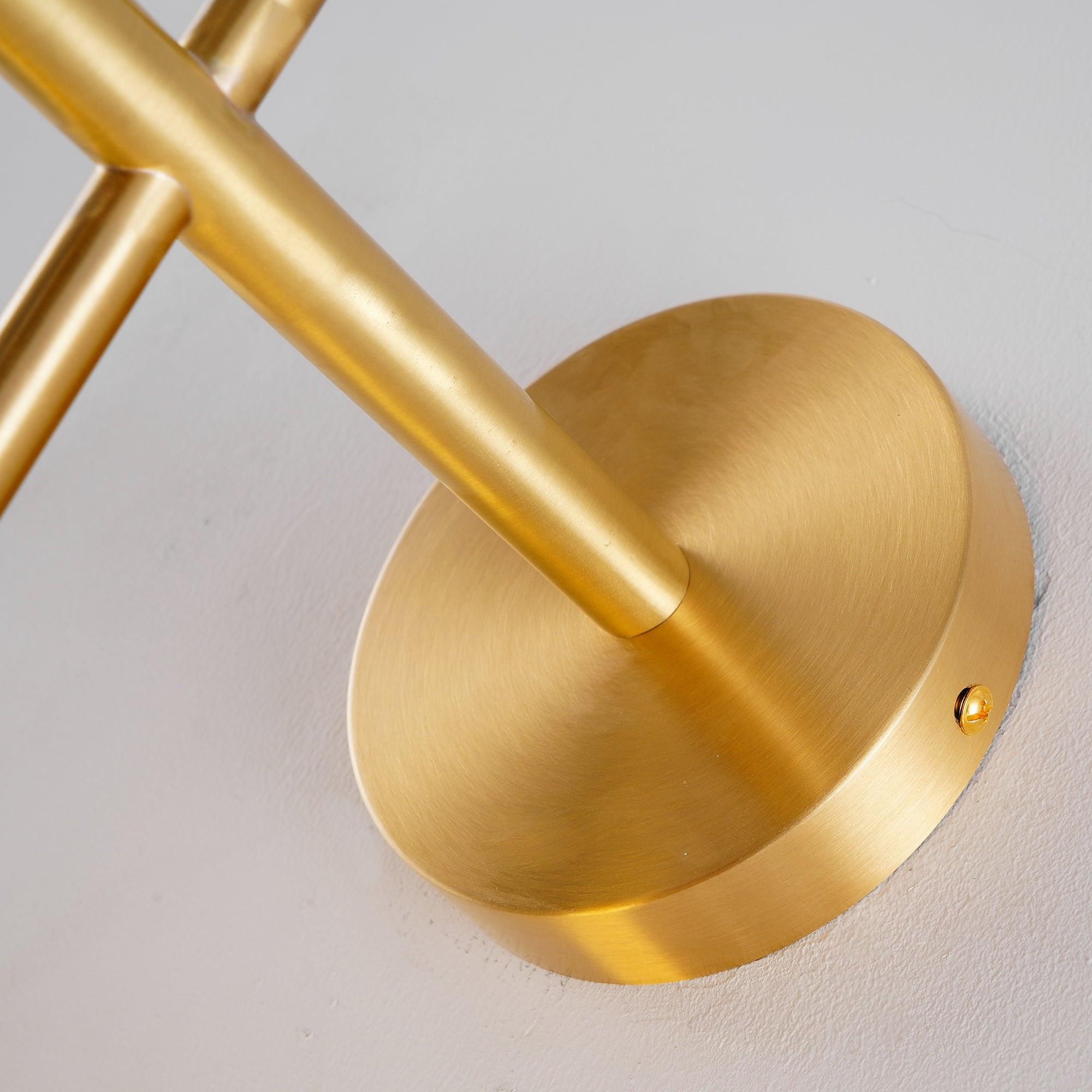 Ilraeia Vertical Globe Plug-in Wall Lamp