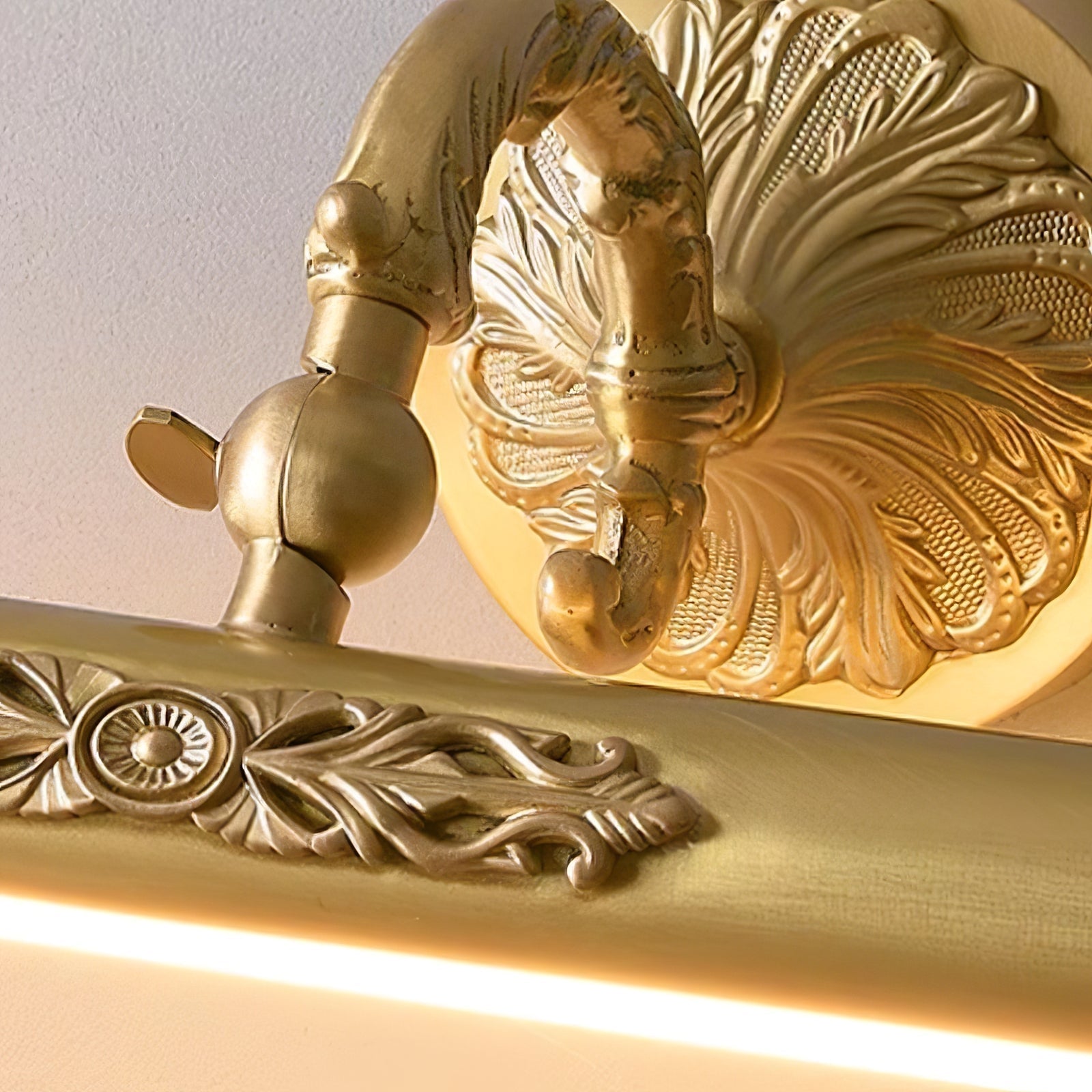 Cloren Premium Nordic Art Vanity Brass Wall Light