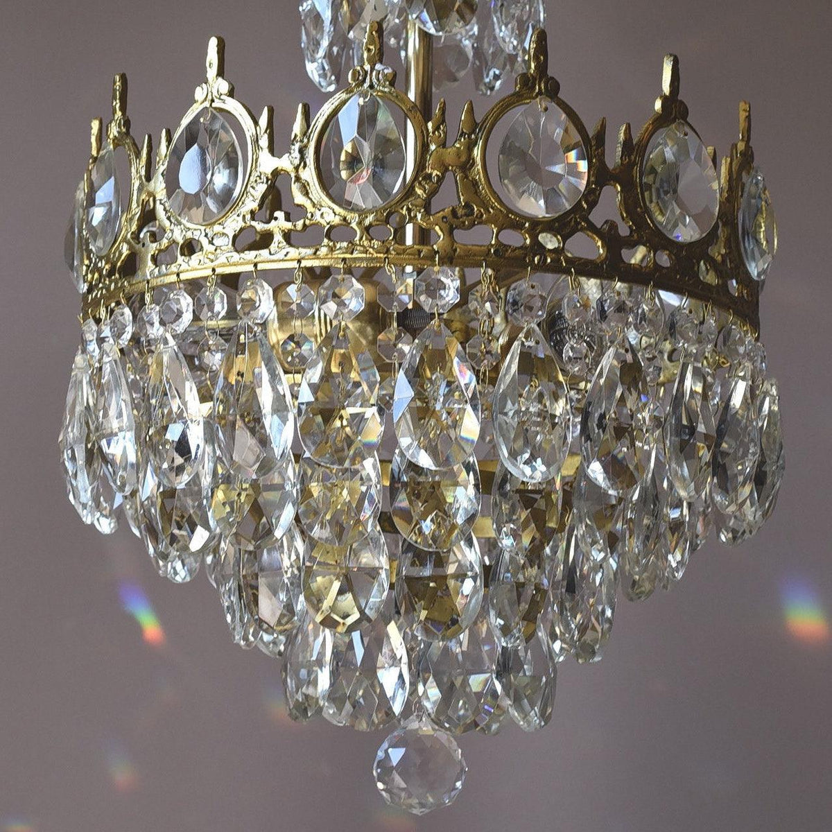 Luxeian Vintage Crystal Chandelier