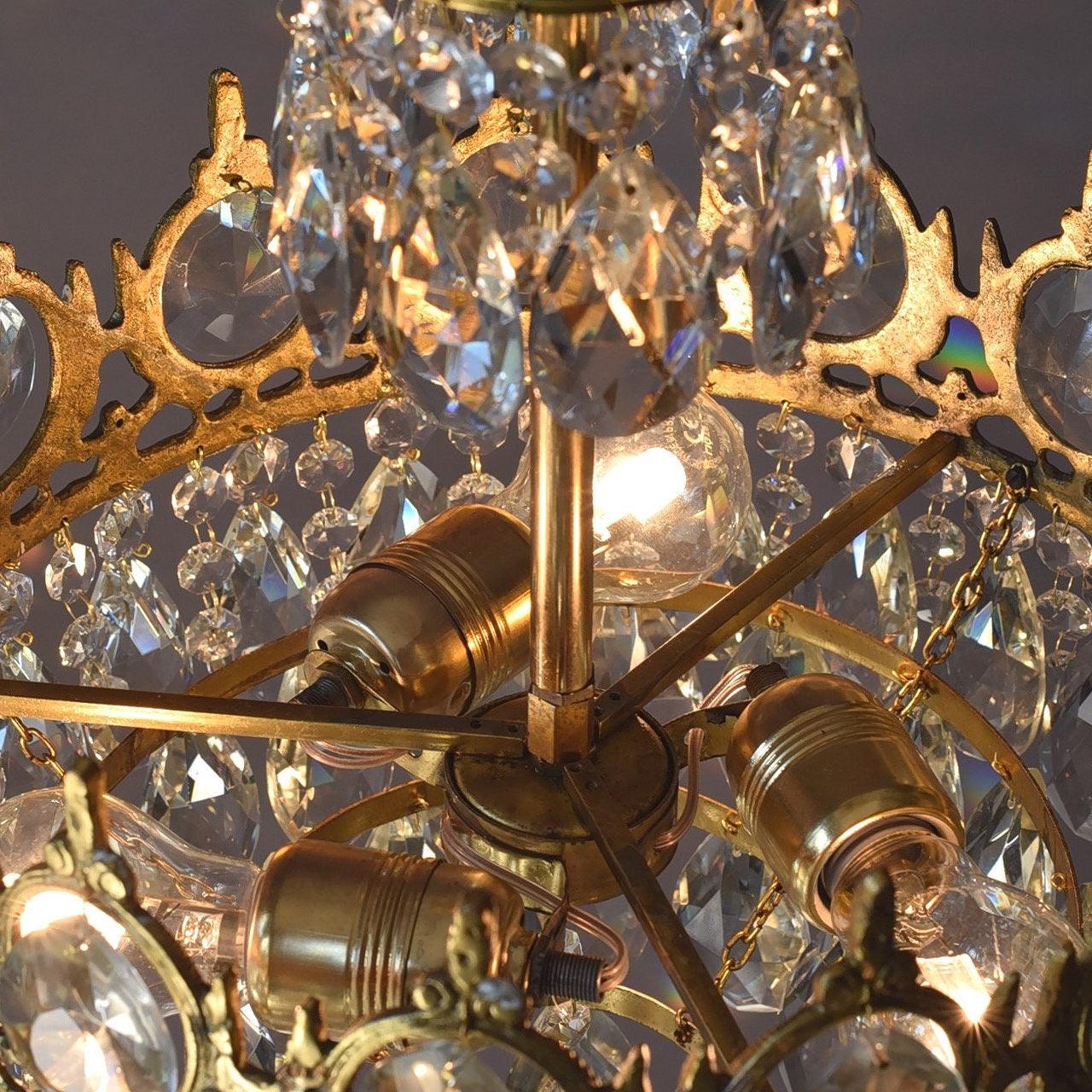 Luxeian Vintage Crystal Chandelier