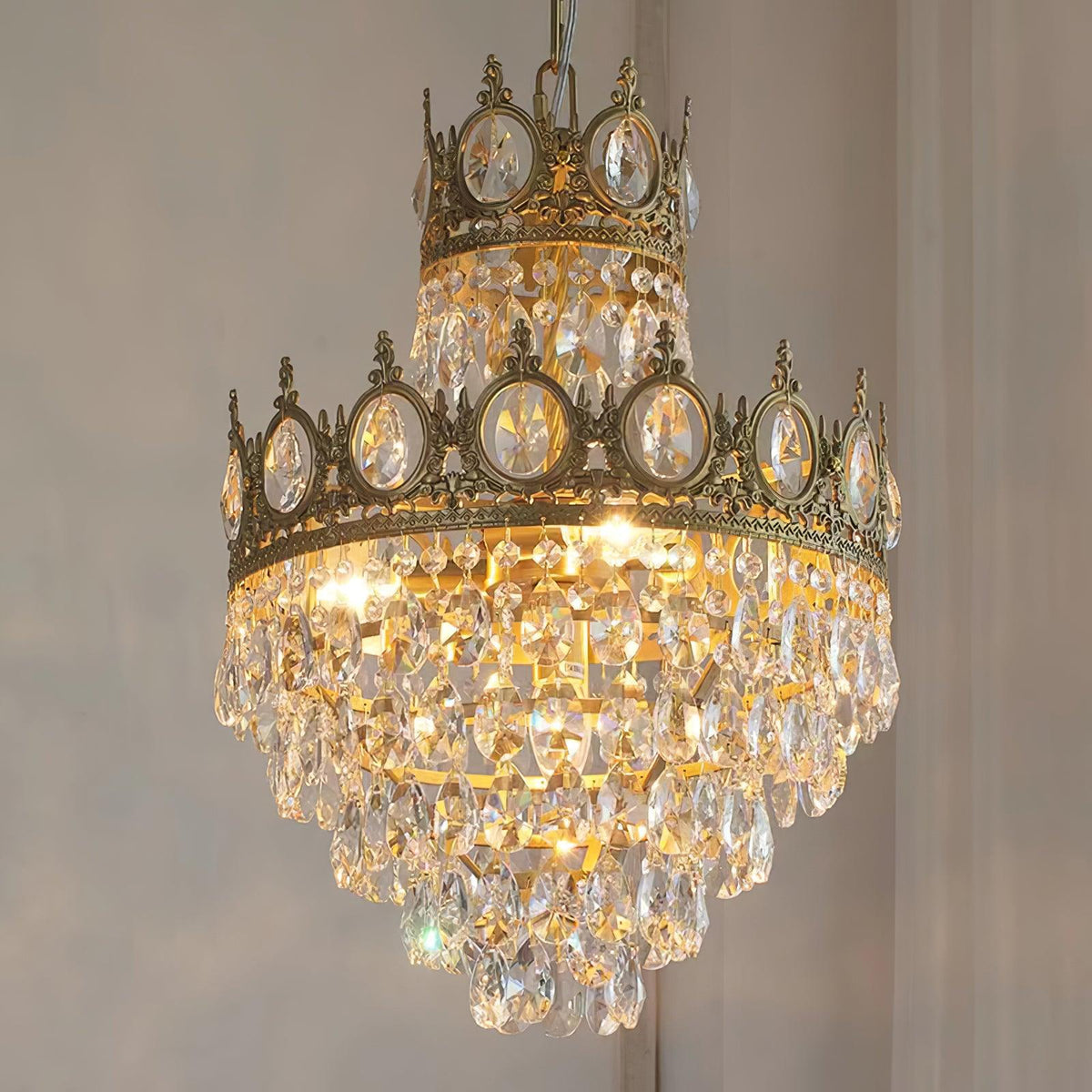 Luxeian Vintage Crystal Chandelier