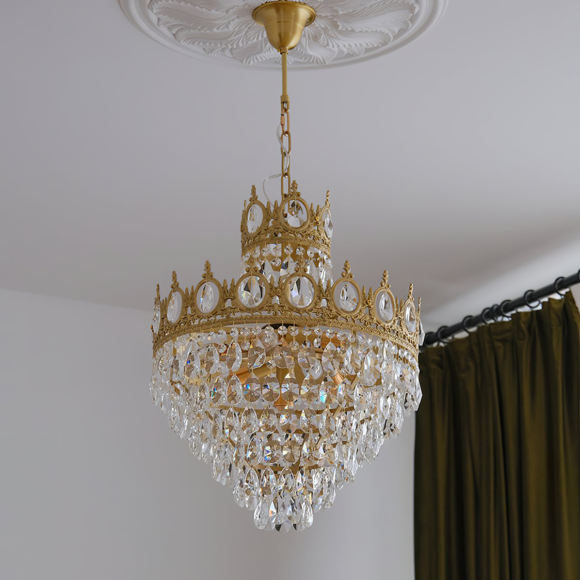 Luxeian Vintage Crystal Chandelier