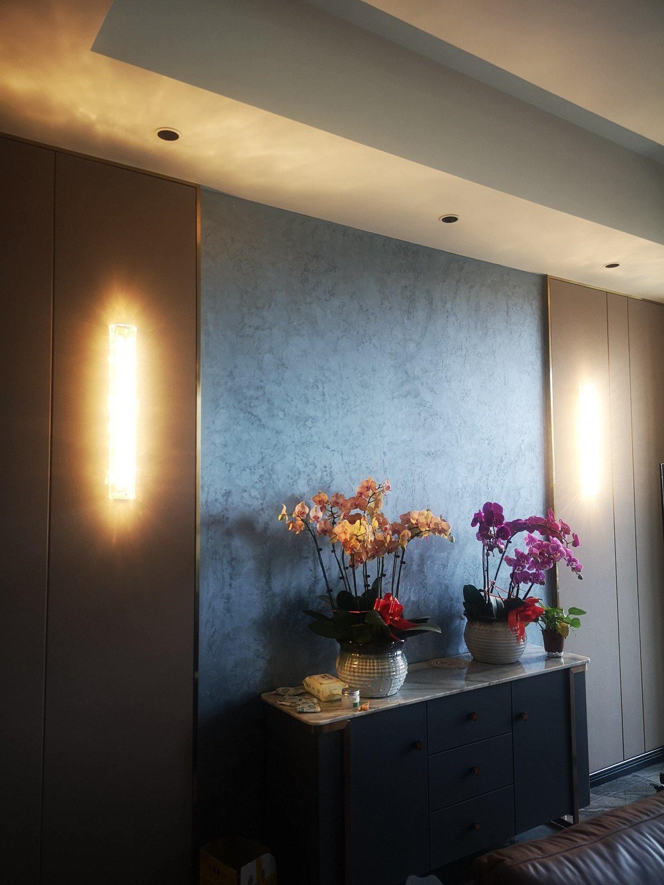 Lumix Brass Glass Glam Wall Lamp - Neutral Decor