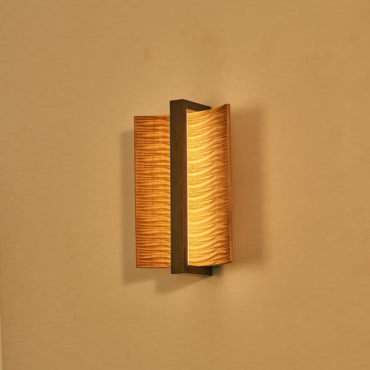 Vevinir Premium Nordic Art Wood Wall Light