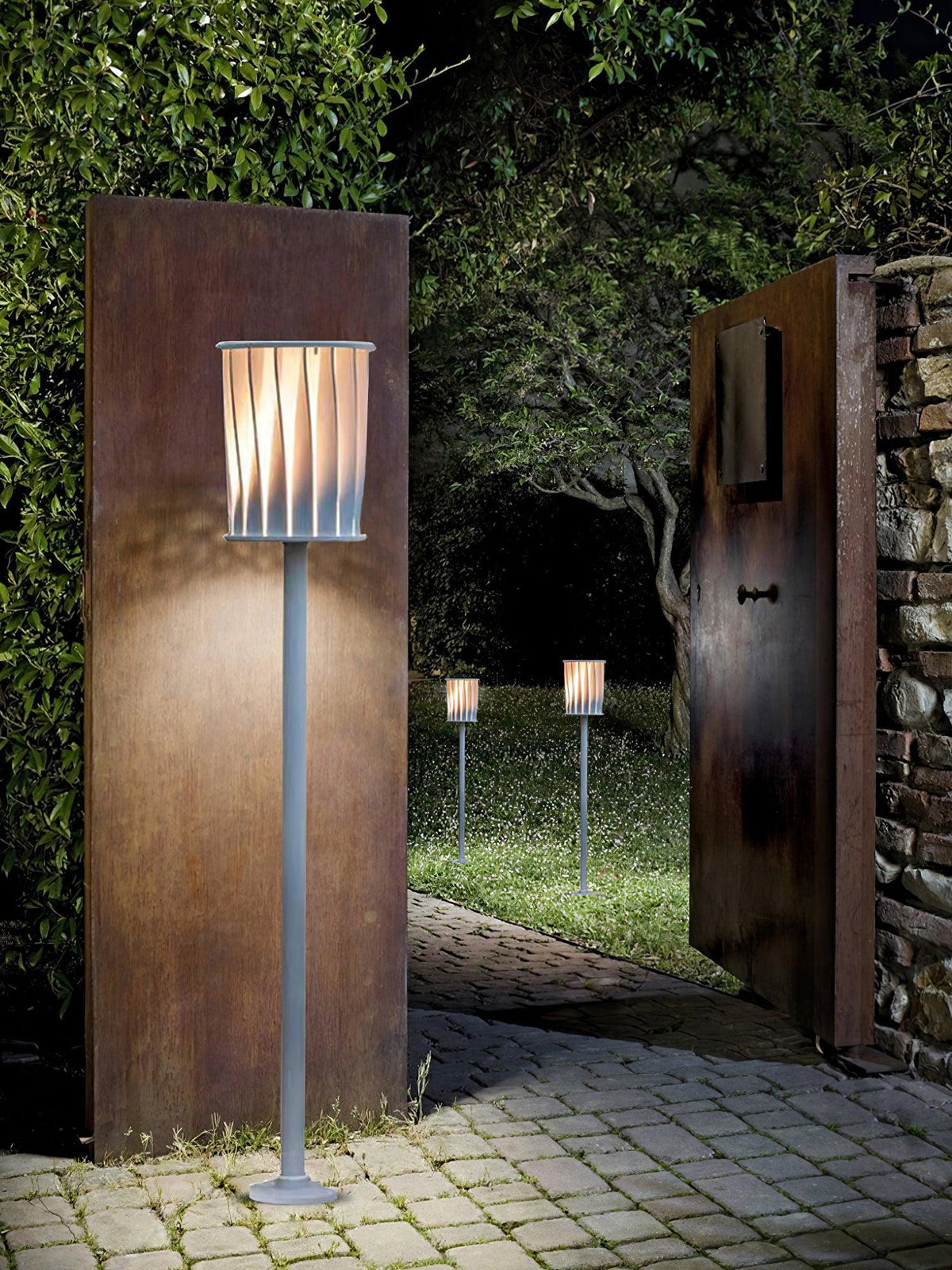 Flare Modern Aluminum Outdoor Light