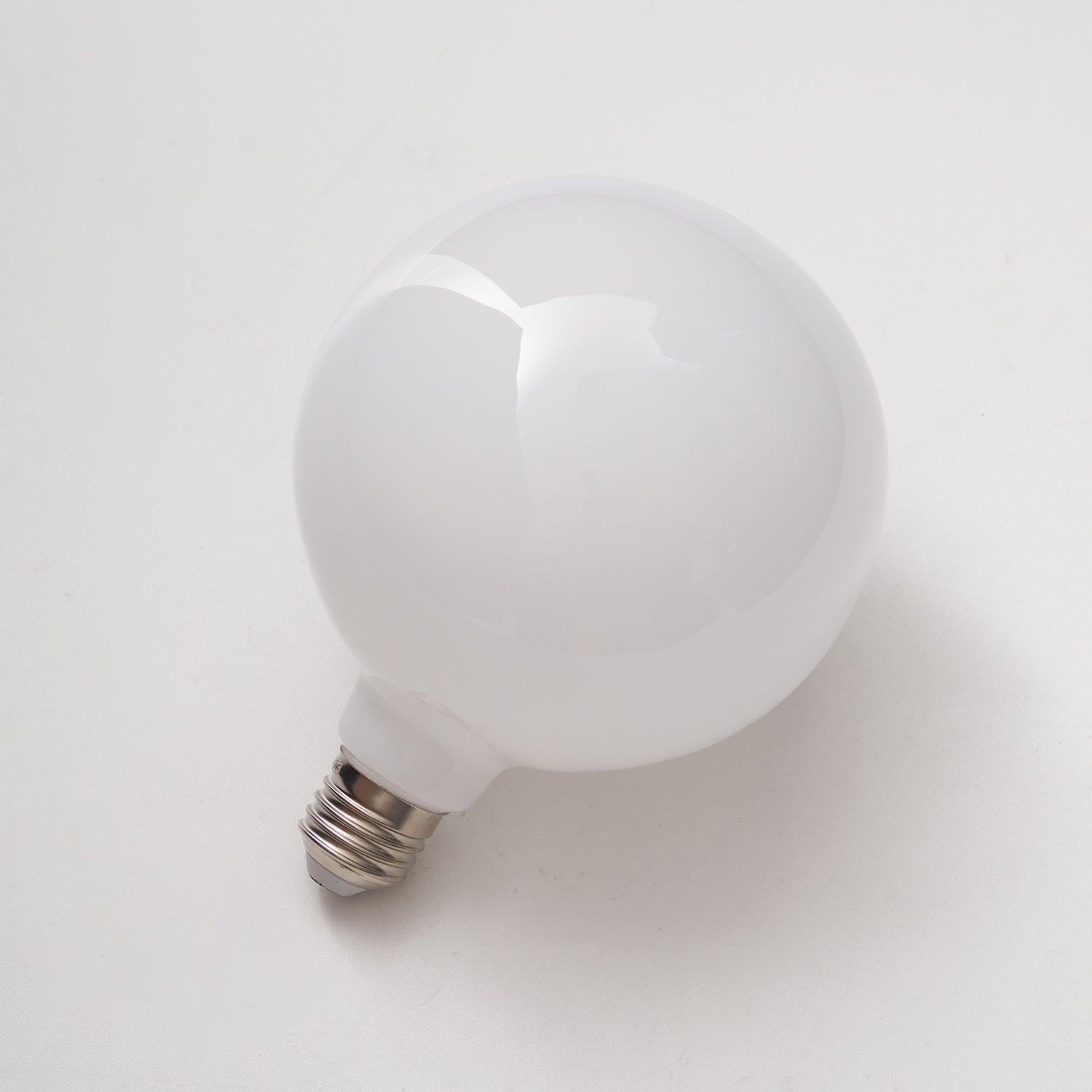 Luno LED Bulb White E27 E26 - Neutral Decor
