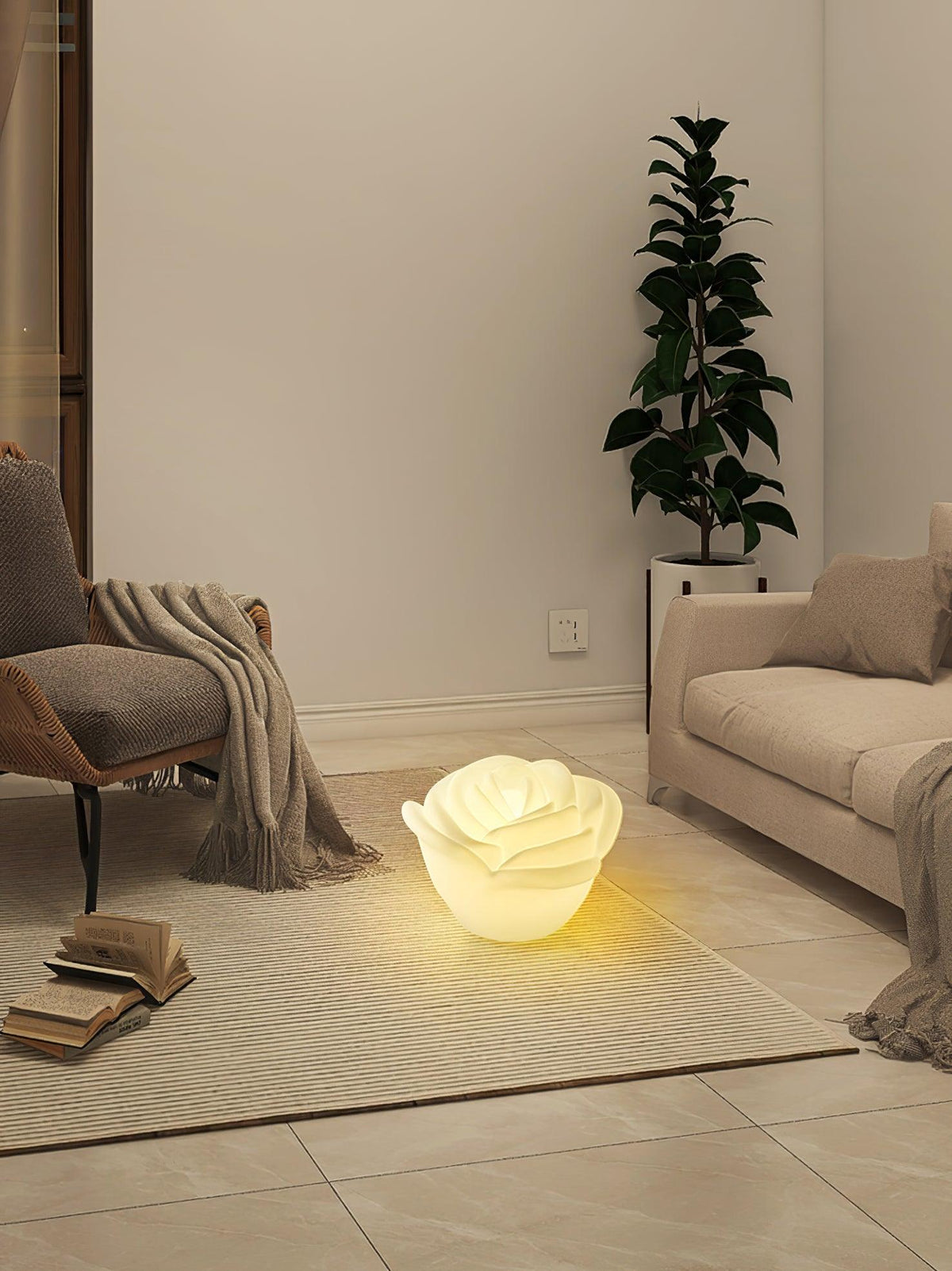 Rosebud Elegant Table Lamp