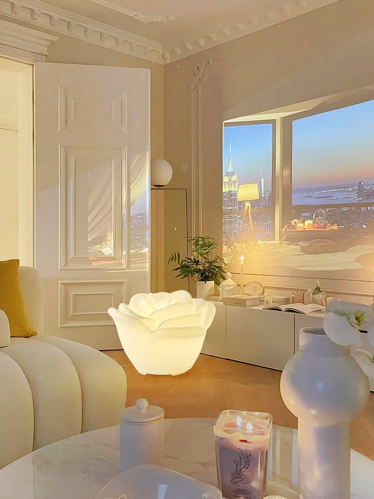 Rosebud Elegant Table Lamp