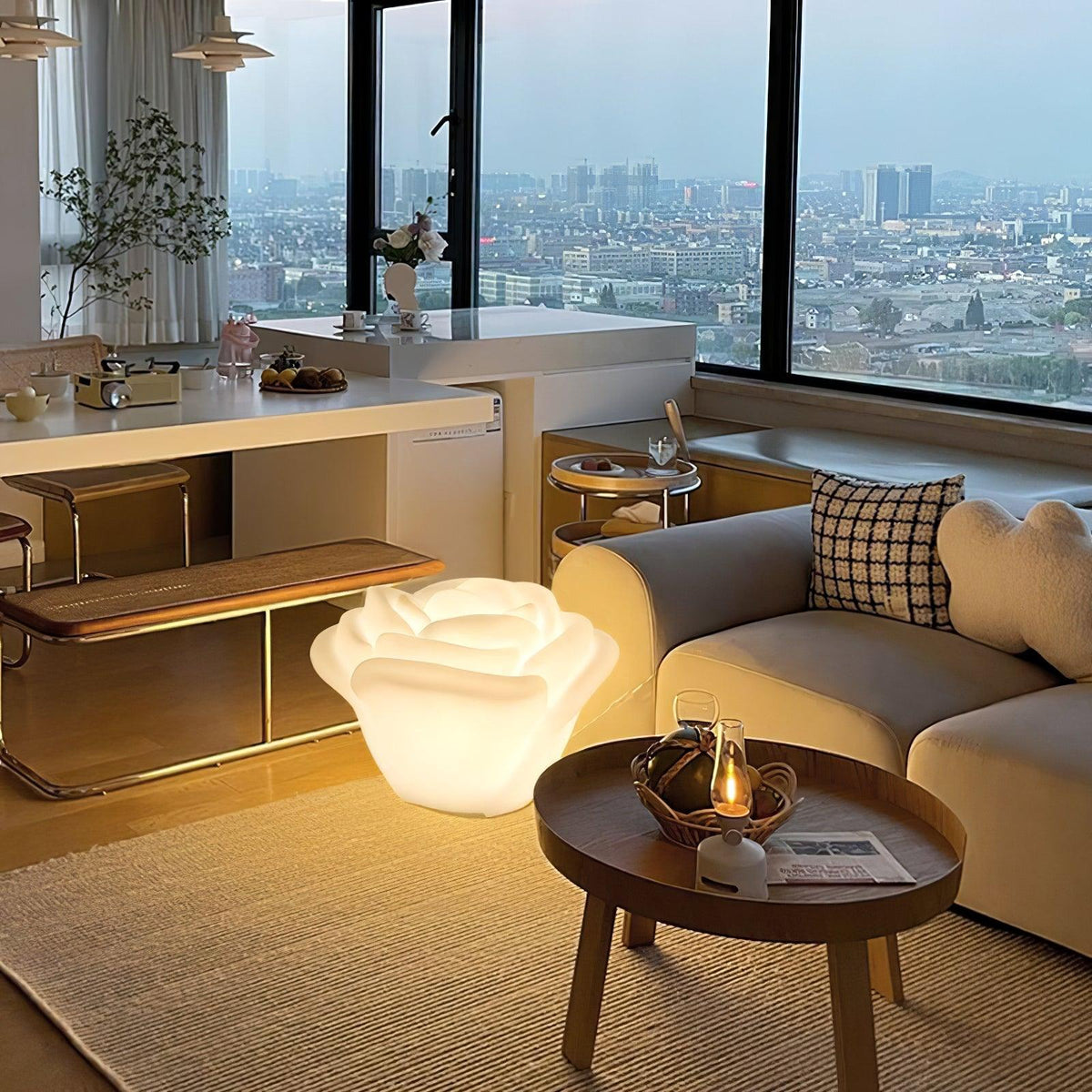 Rosebud Elegant Table Lamp