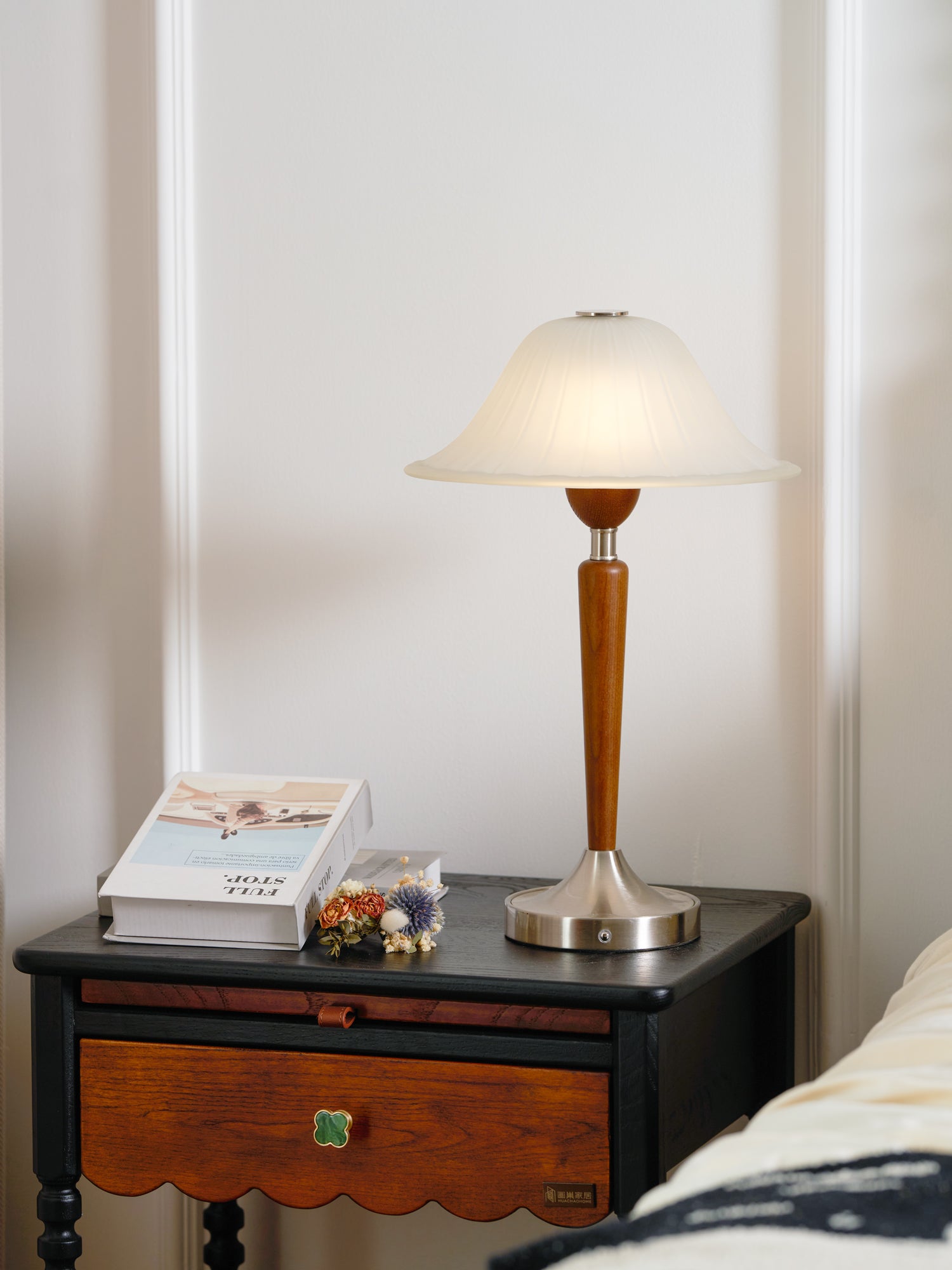Elviveria Vintage Wood Table Lamp