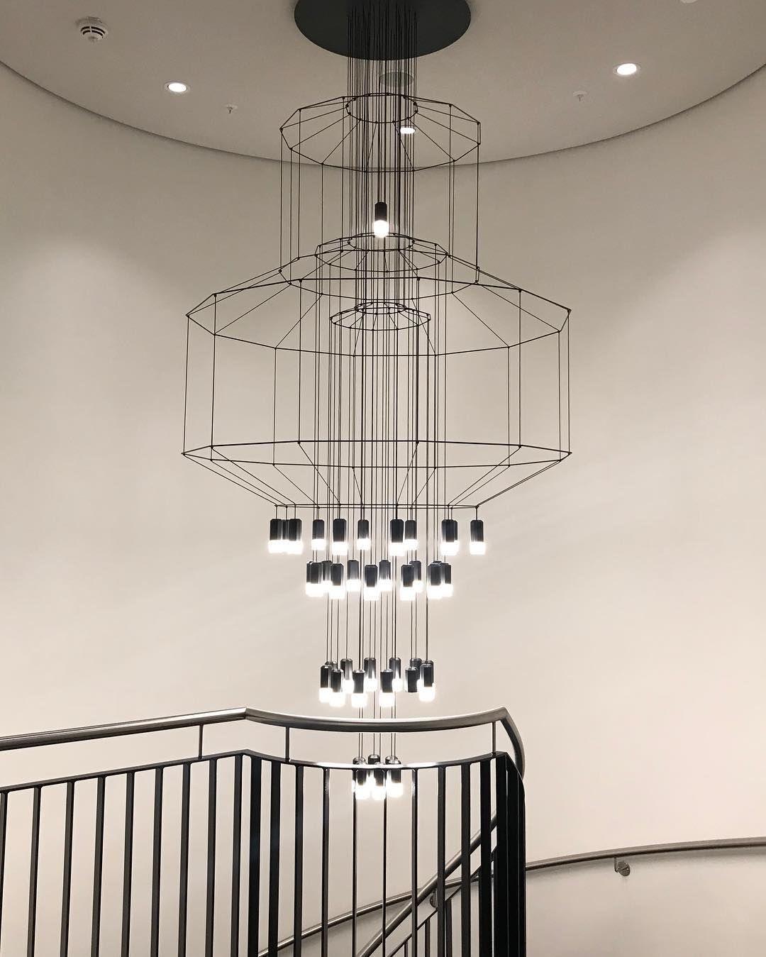 Tevenq Chandelier Lines Black Wireframe LED