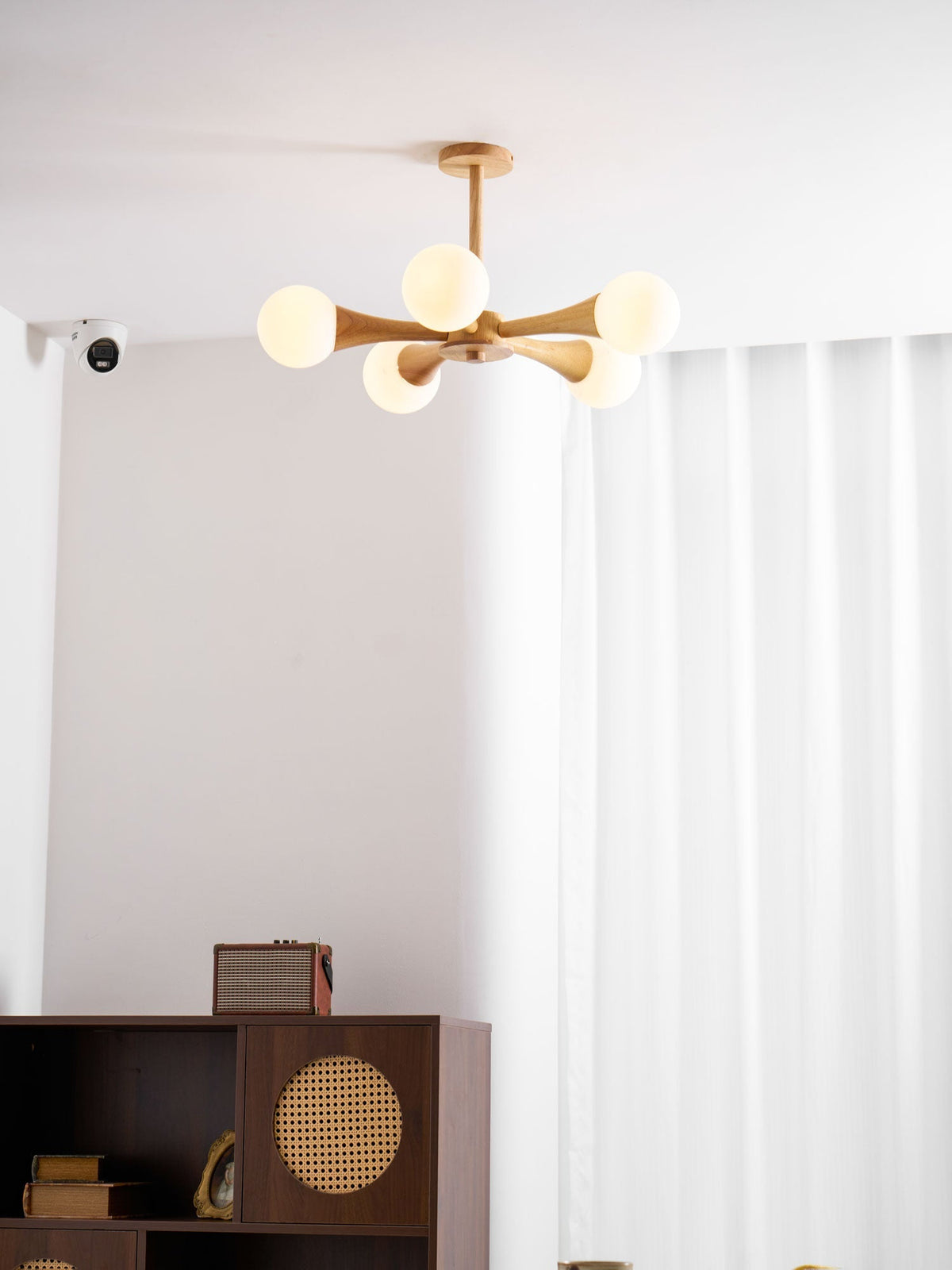 Briarshire Wooden Nera Chandelier