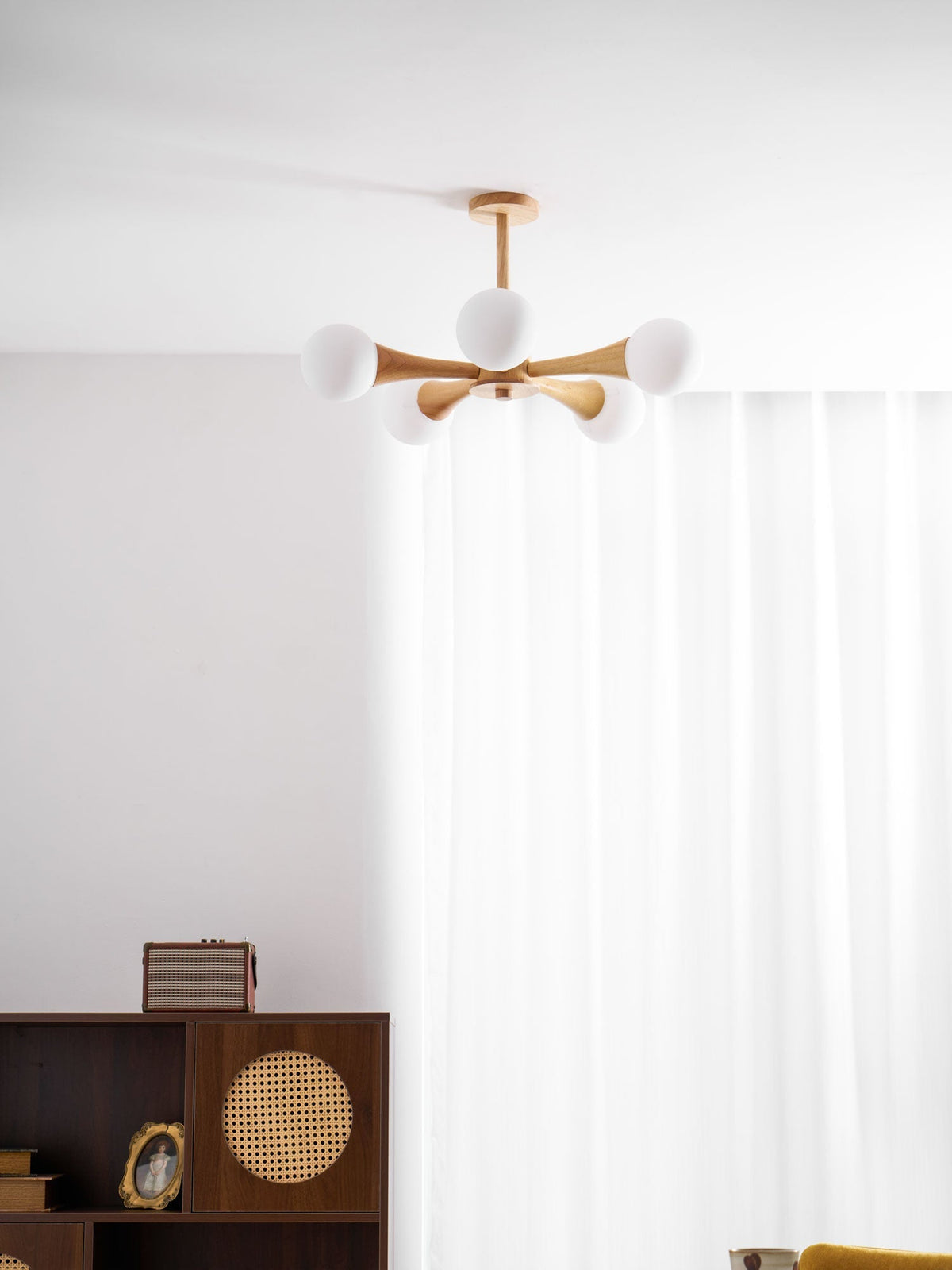 Briarshire Wooden Nera Chandelier