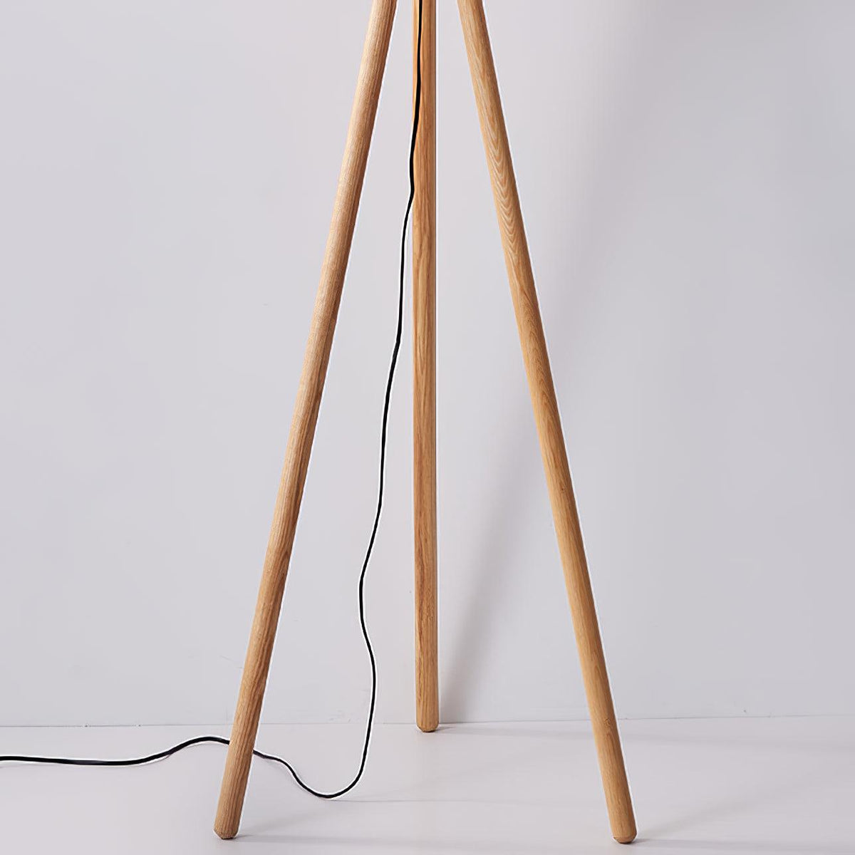 Zetalyre Wooden Tripod Floor Lamp