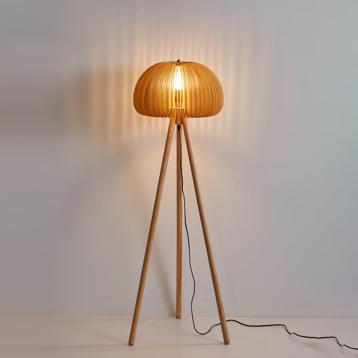 Zetalyre Wooden Tripod Floor Lamp