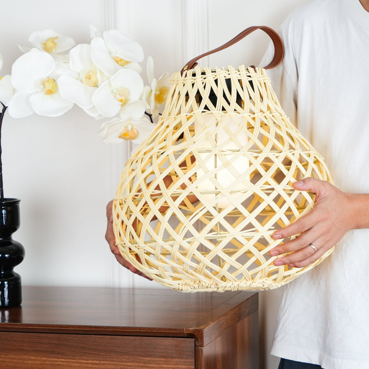 Isenor Woven Sphere Lantern Outdoor Lamp