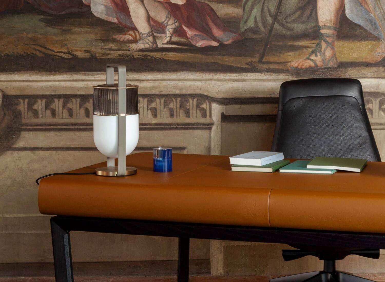 Kiorven Glass Artistic Table Lamp