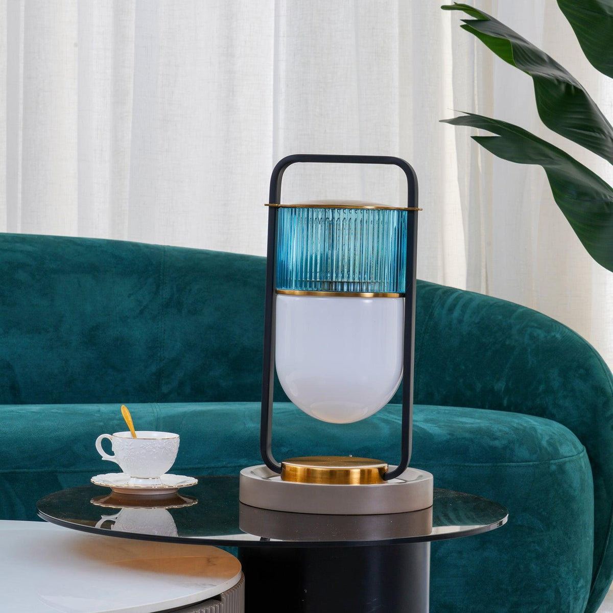 Kiorven Glass Artistic Table Lamp