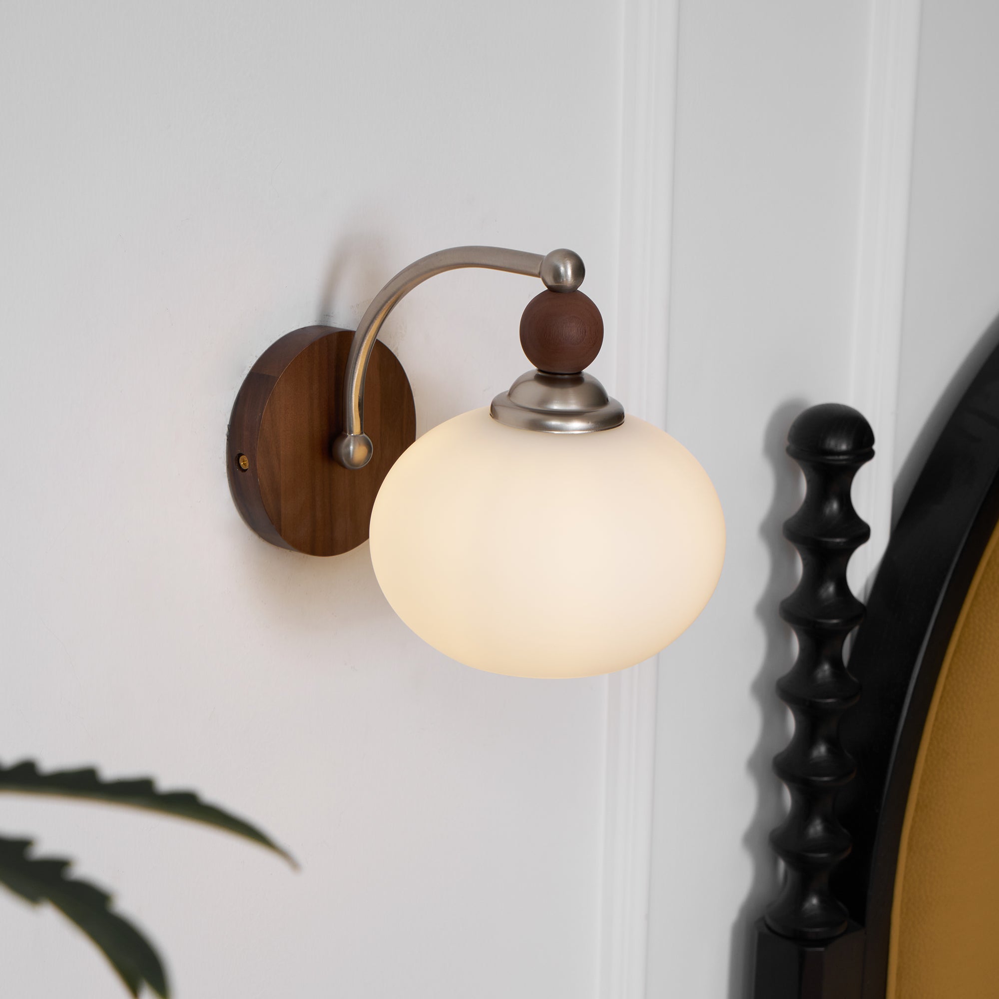 Vicare Premium Nordic Art Glass Wall Lamp