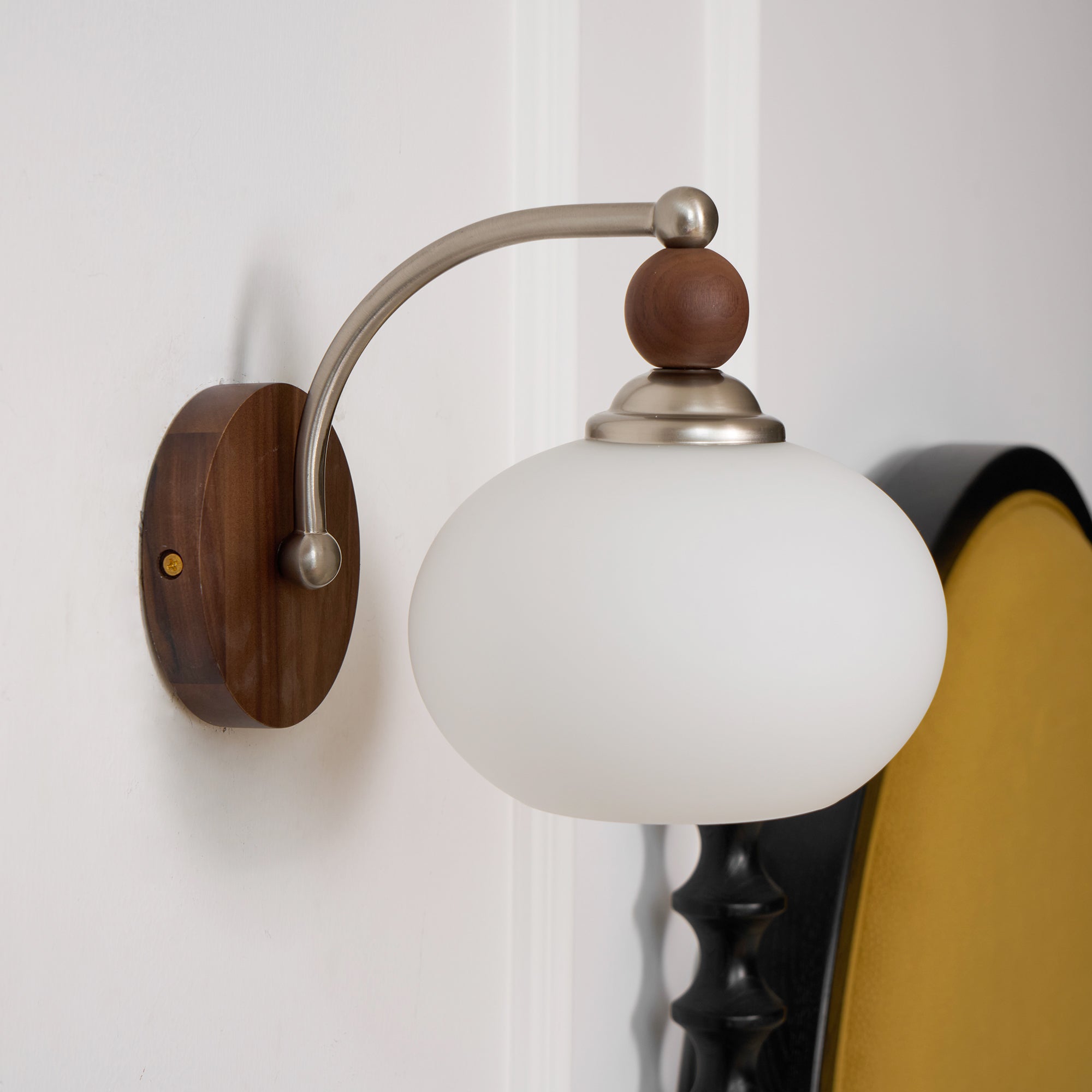 Vicare Premium Nordic Art Glass Wall Lamp