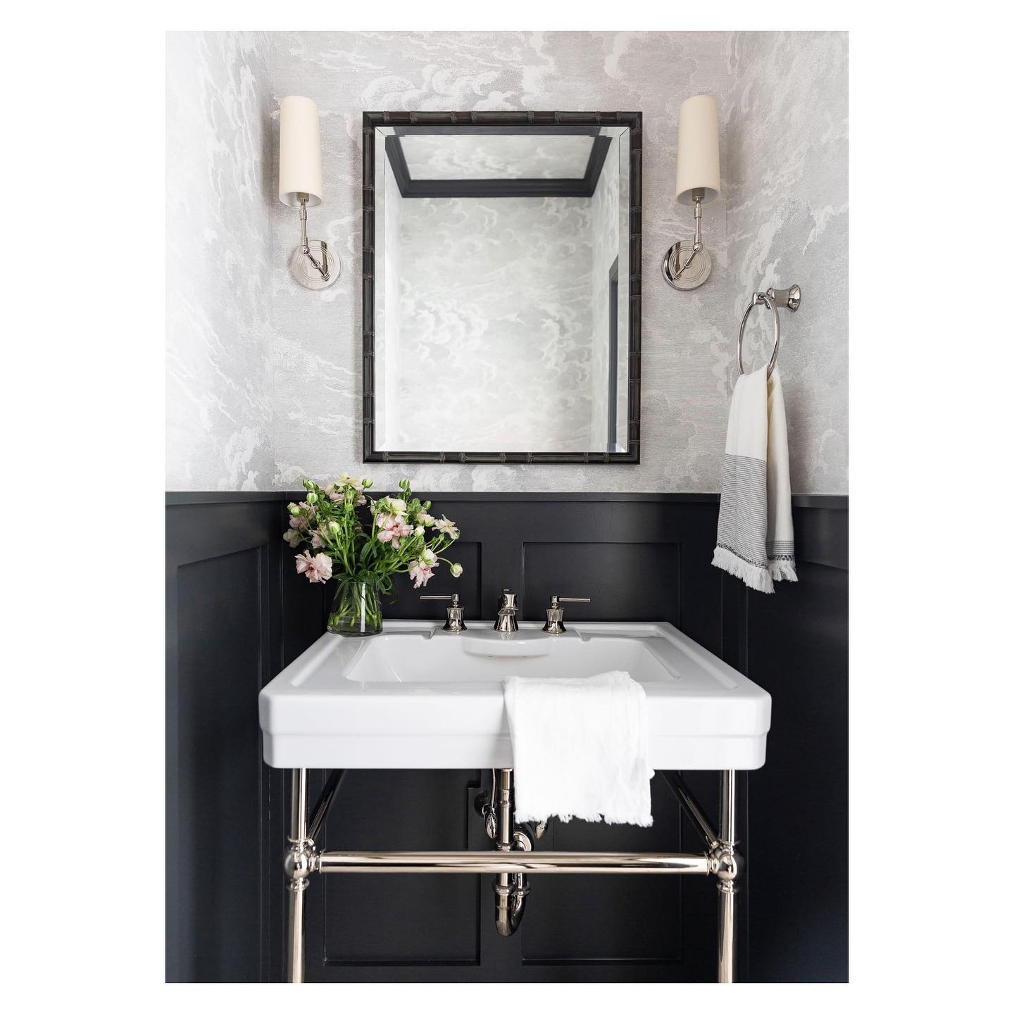 Elaiella Wall Lamp